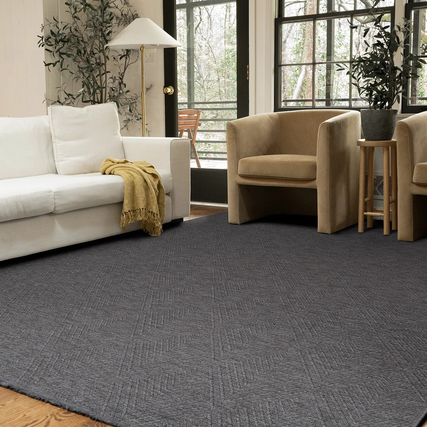 Alameda Solid Color Chevron Machine Washable Indoor Area Rug