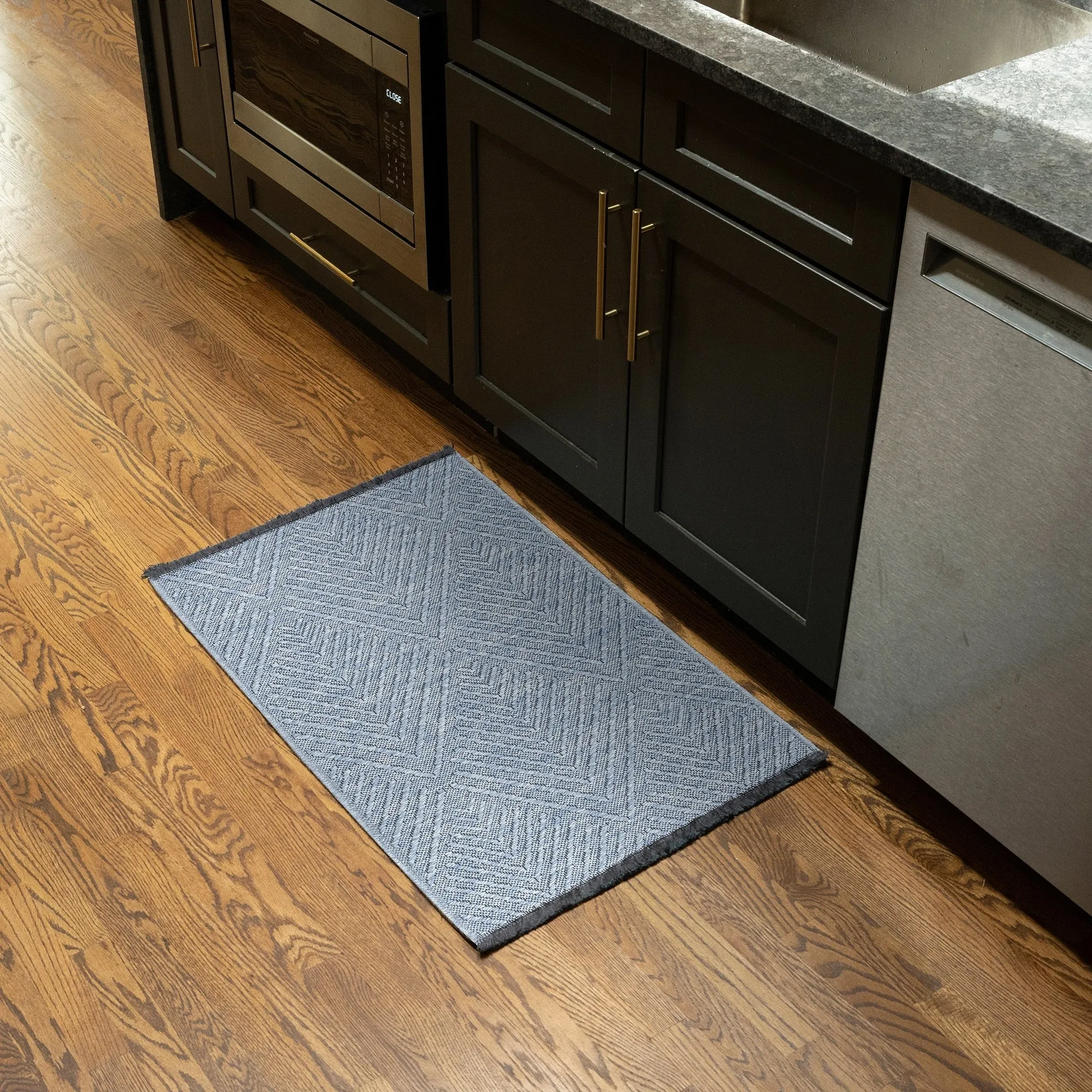 Alameda Solid Color Chevron Machine Washable Indoor Area Rug