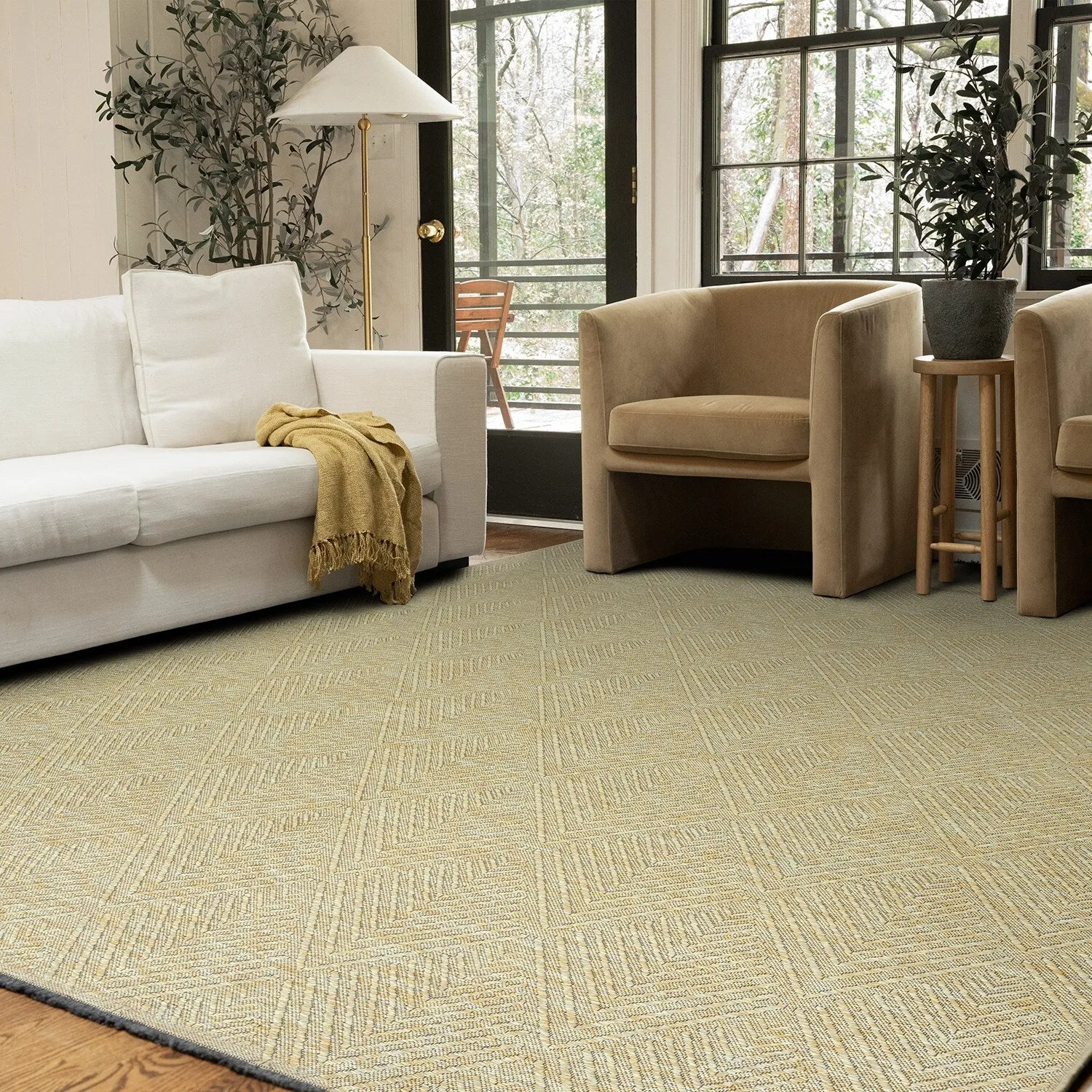 Alameda Solid Color Chevron Machine Washable Indoor Area Rug