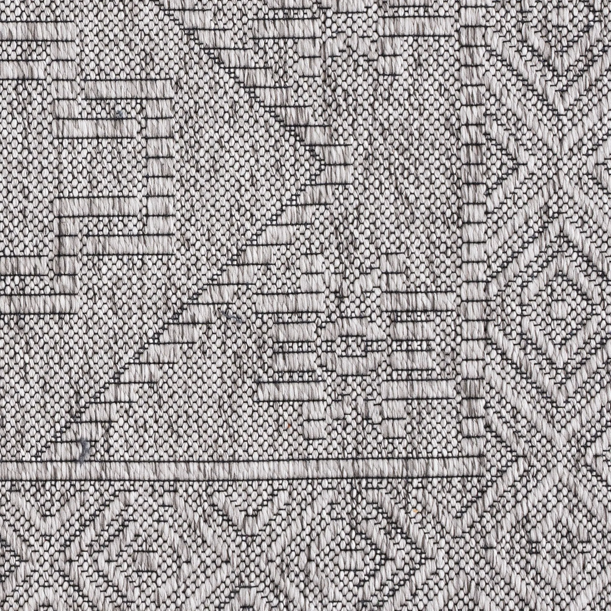 Alameda Solid Color Medallion Machine Washable Indoor Area Rug