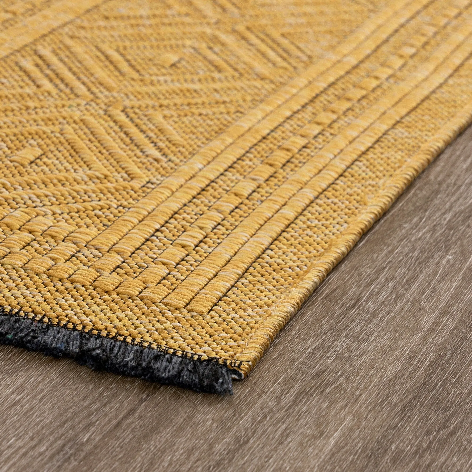 Alameda Solid Color Medallion Machine Washable Indoor Area Rug