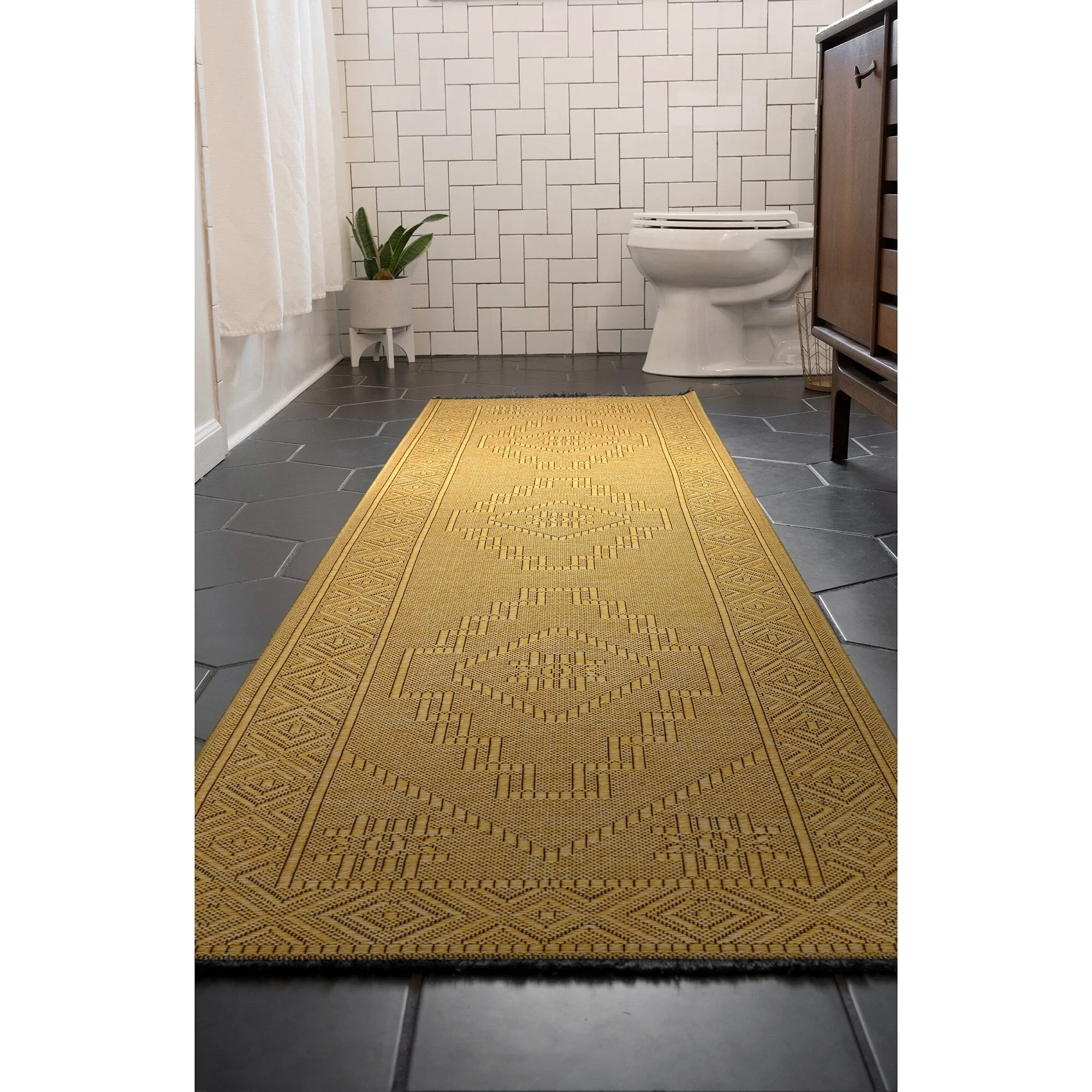 Alameda Solid Color Medallion Machine Washable Indoor Area Rug