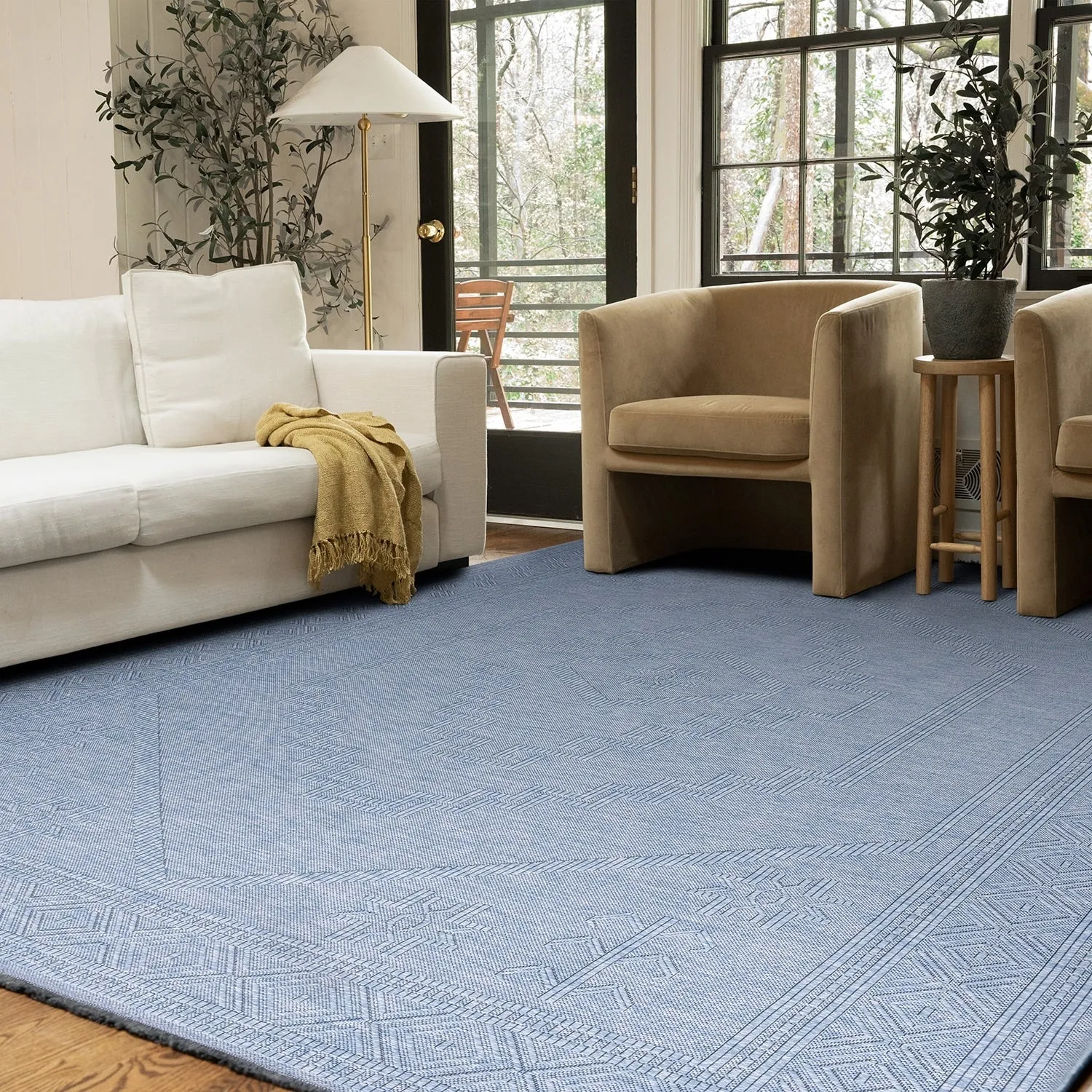 Alameda Solid Color Medallion Machine Washable Indoor Area Rug