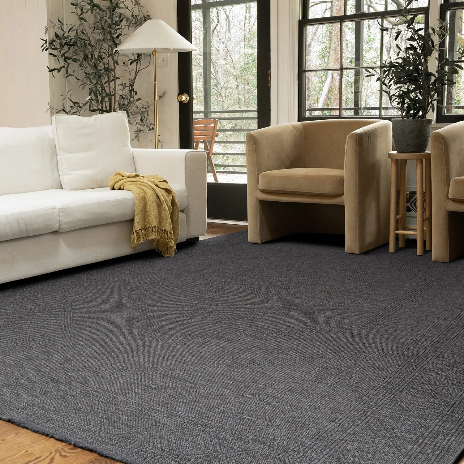 Alameda Solid Color Medallion Machine Washable Indoor Area Rug