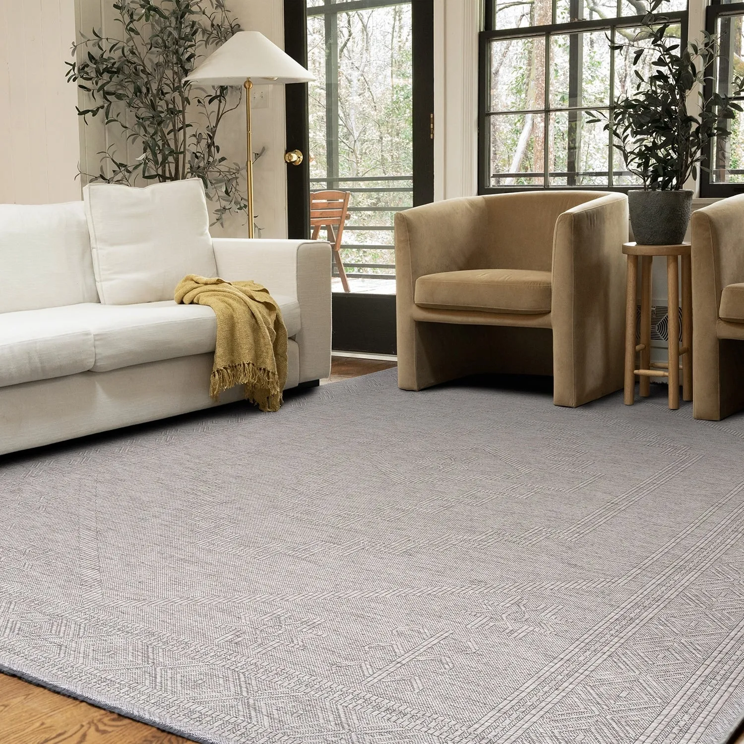 Alameda Solid Color Medallion Machine Washable Indoor Area Rug