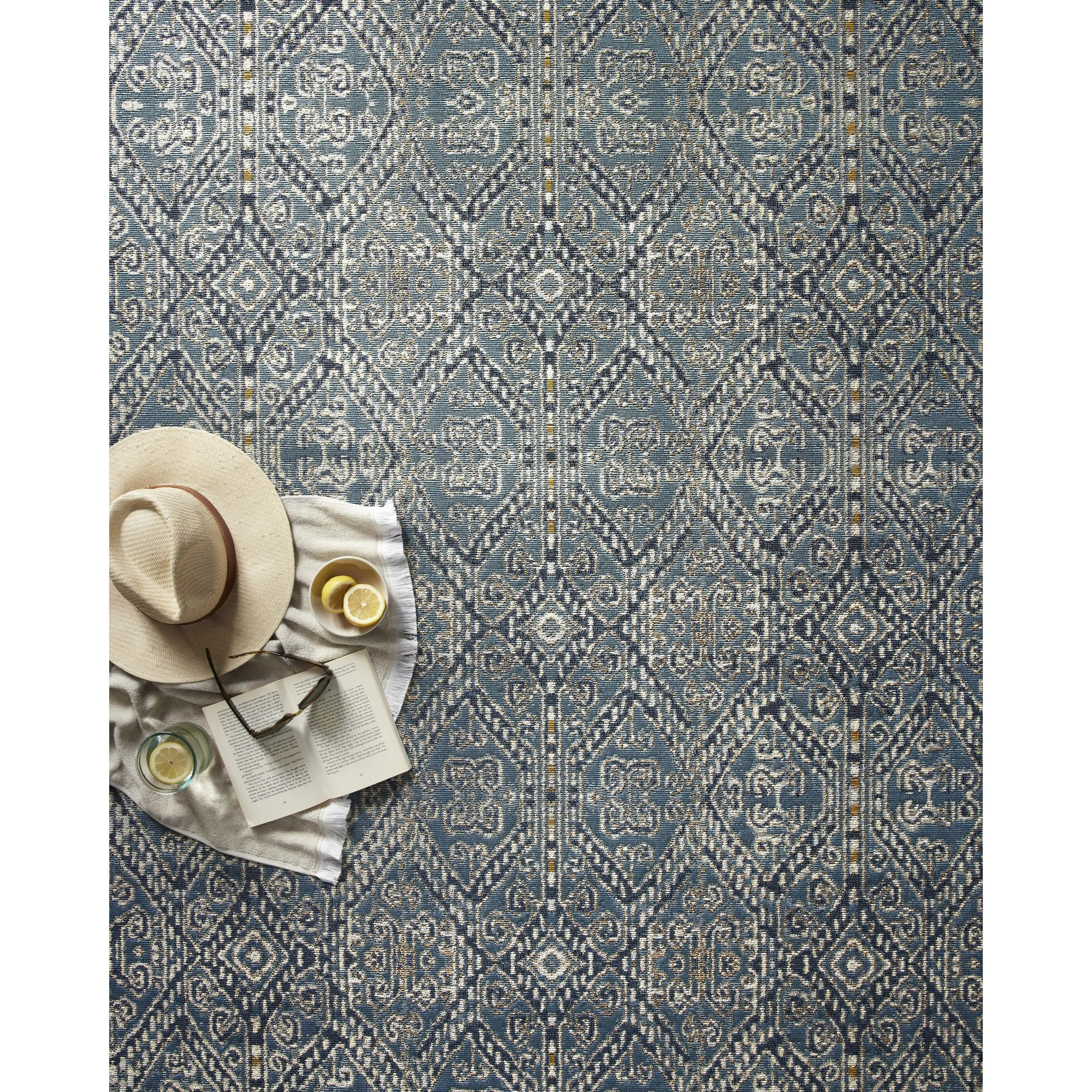Alexander Home Armanda Geometric Pattern Indoor/ Outdoor Area Rug