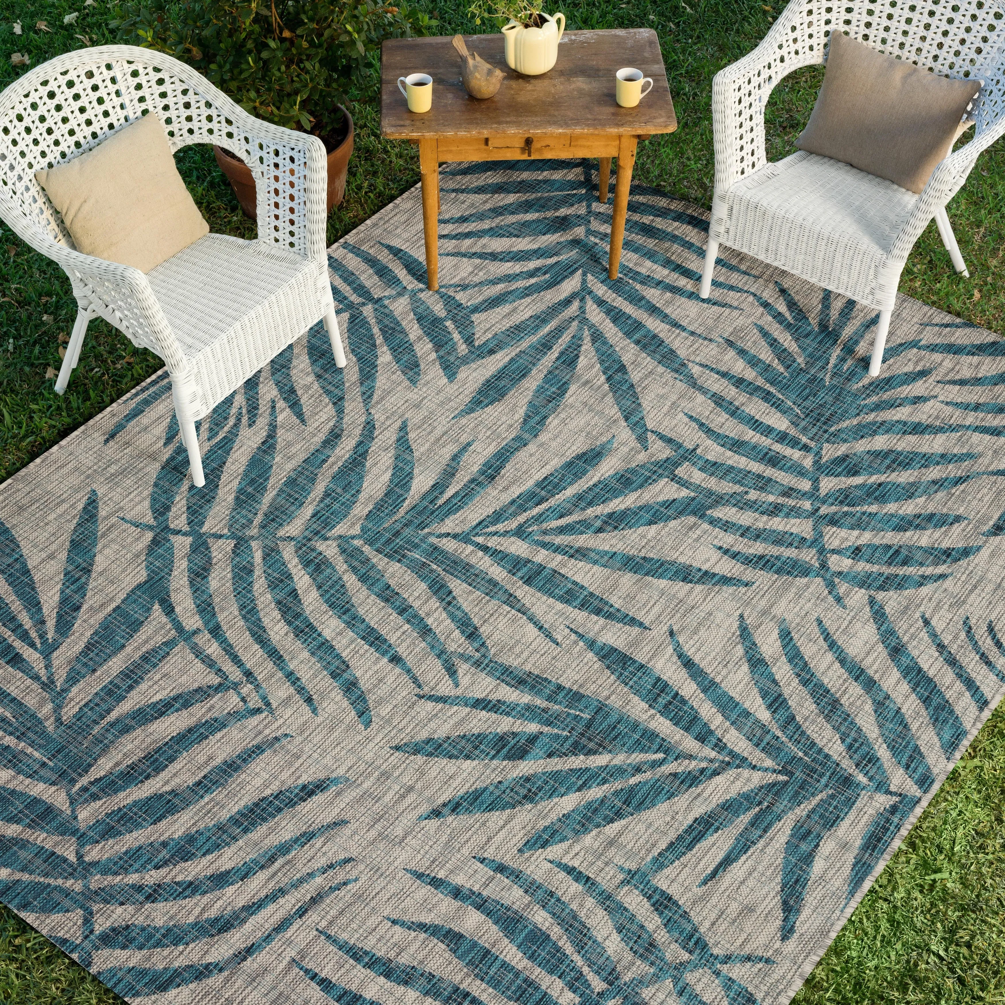 Alexander Home Collection Botanical Palms Indoor/Outdoor Rug