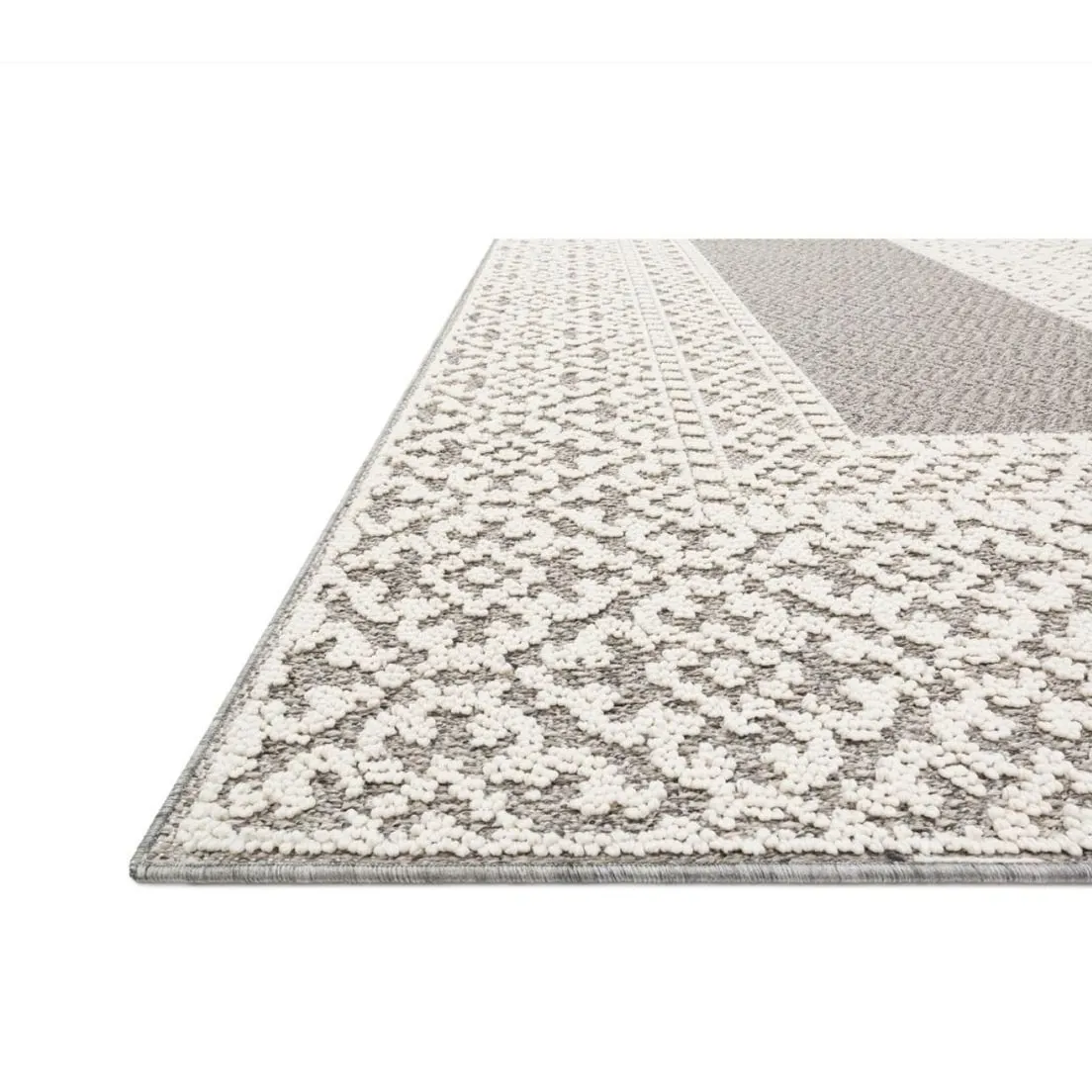 Alexander Home Denise Traditional Textured Indoor/ Outdoor Area Rug