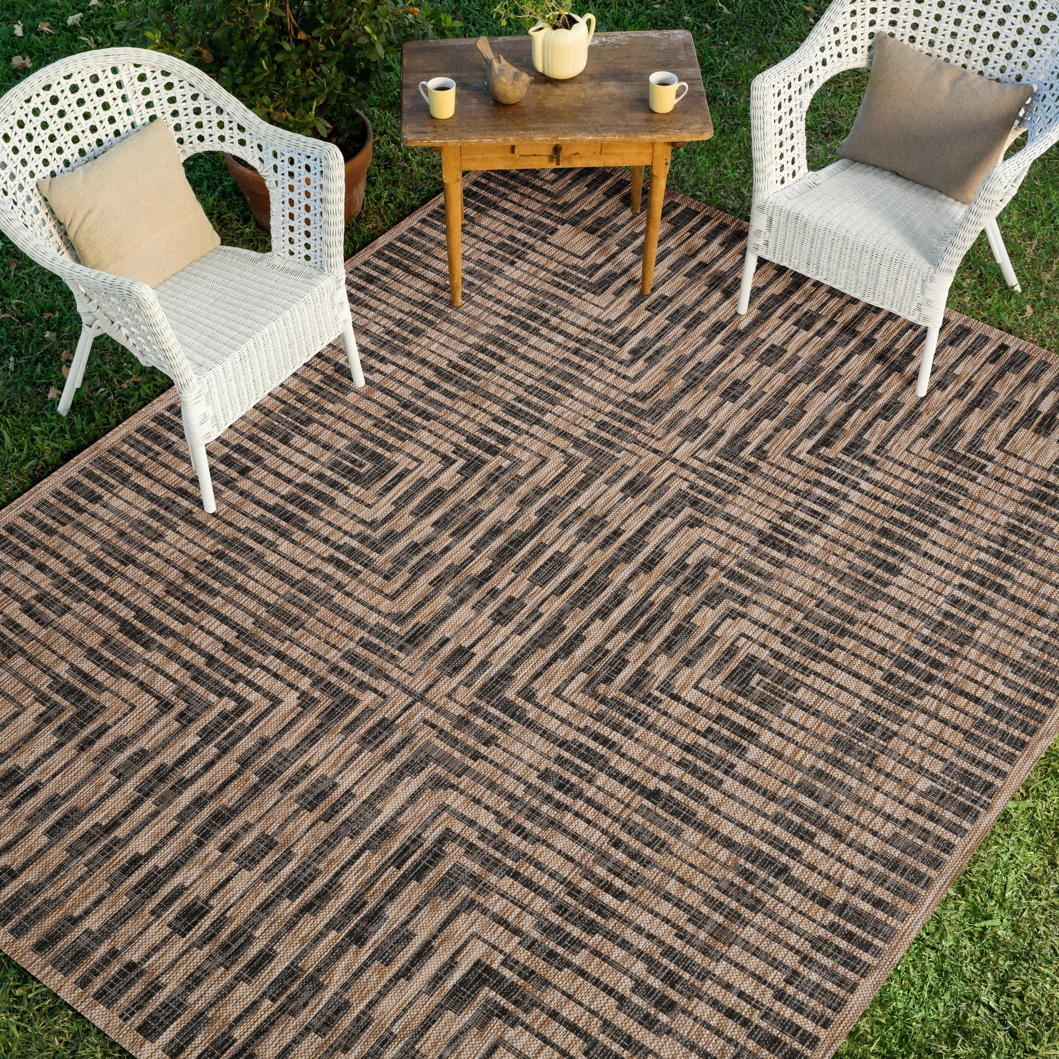Alexander Home Havannah Abstract 3-D Geometric Indoor/Outdoor Rug