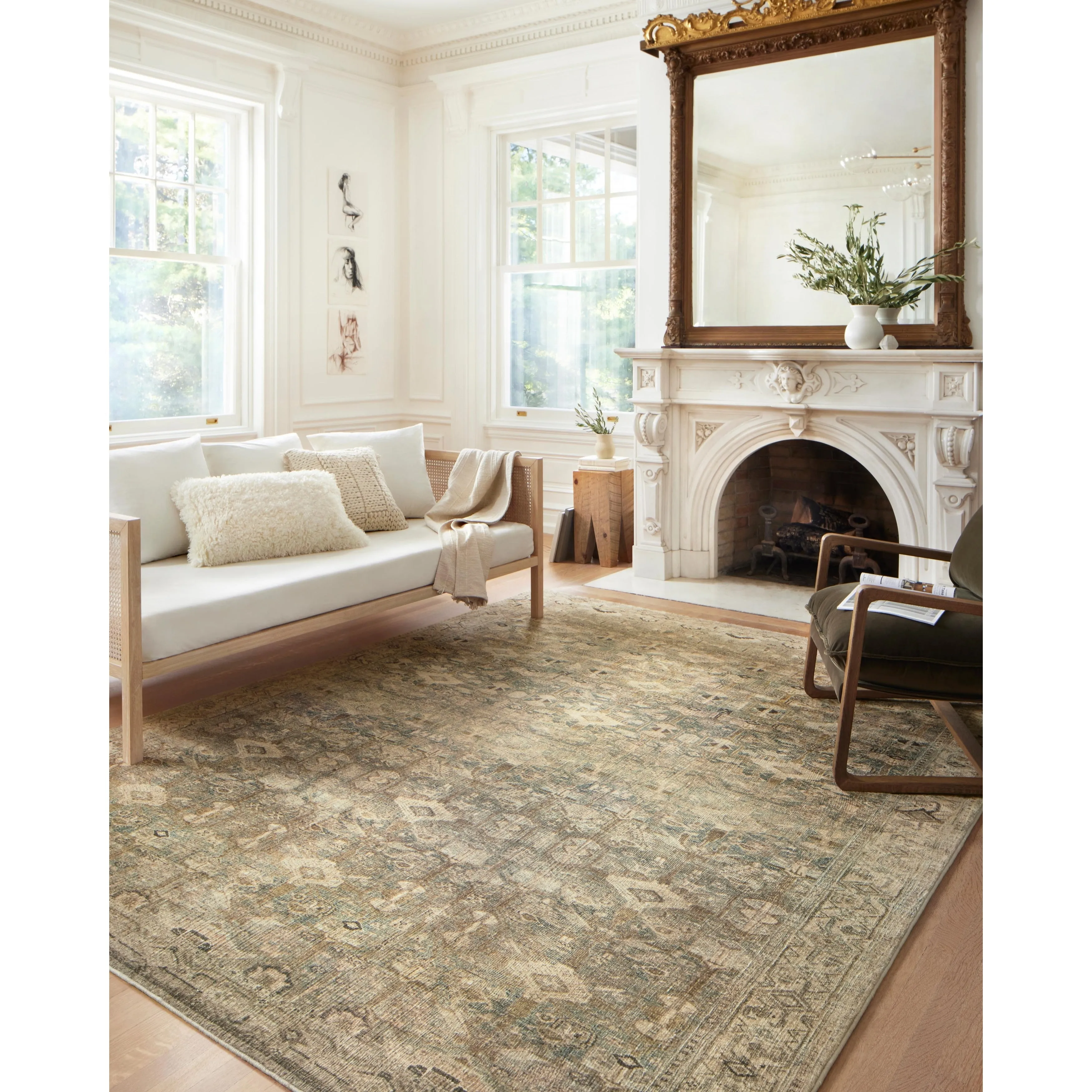 Alexander Home Sara Distressed Perisan Ultra Plush Area Rug