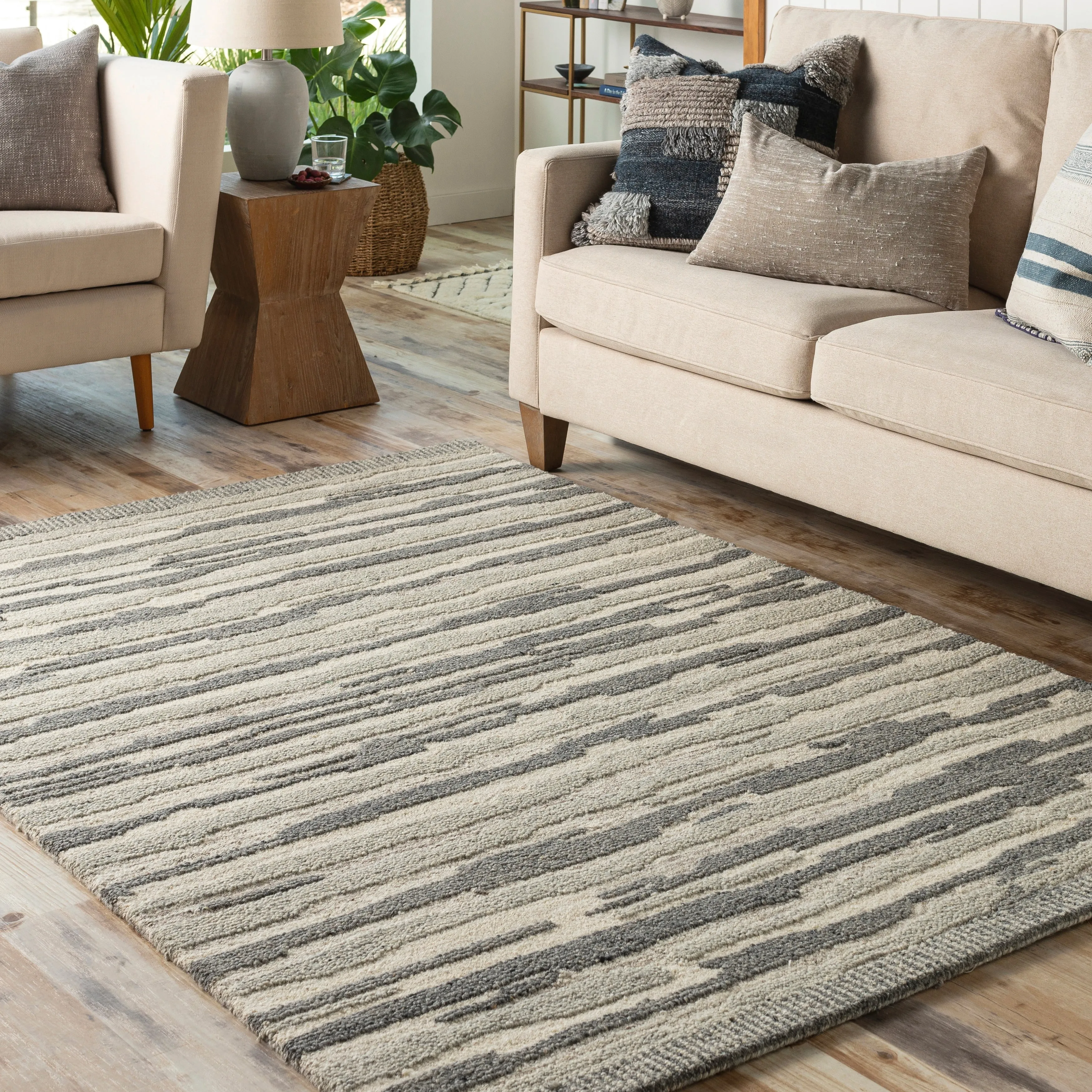 Artistic Weavers Dahdya Handmade Modern Wool Area Rug