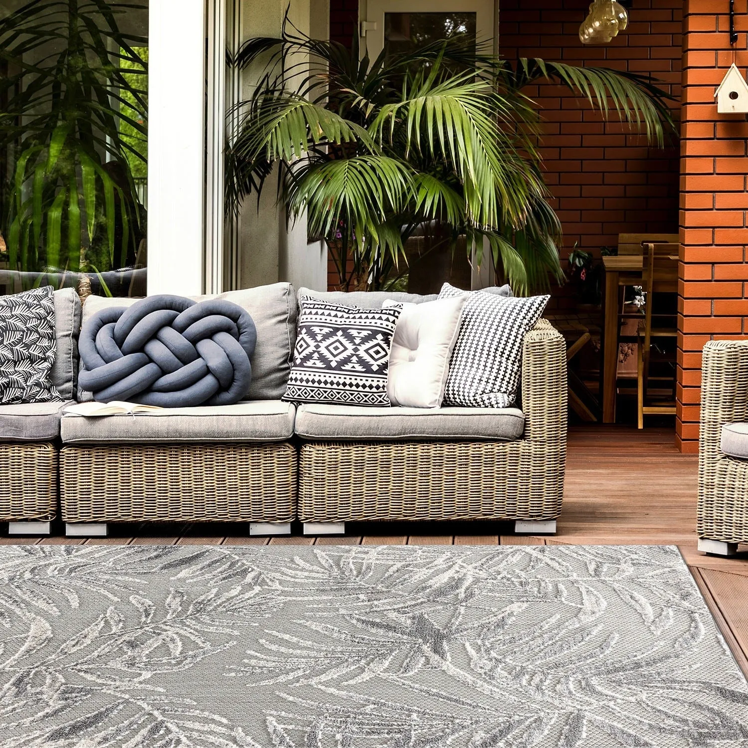 Bahama Palm Frond Floral Indoor/Outdoor Area Rug