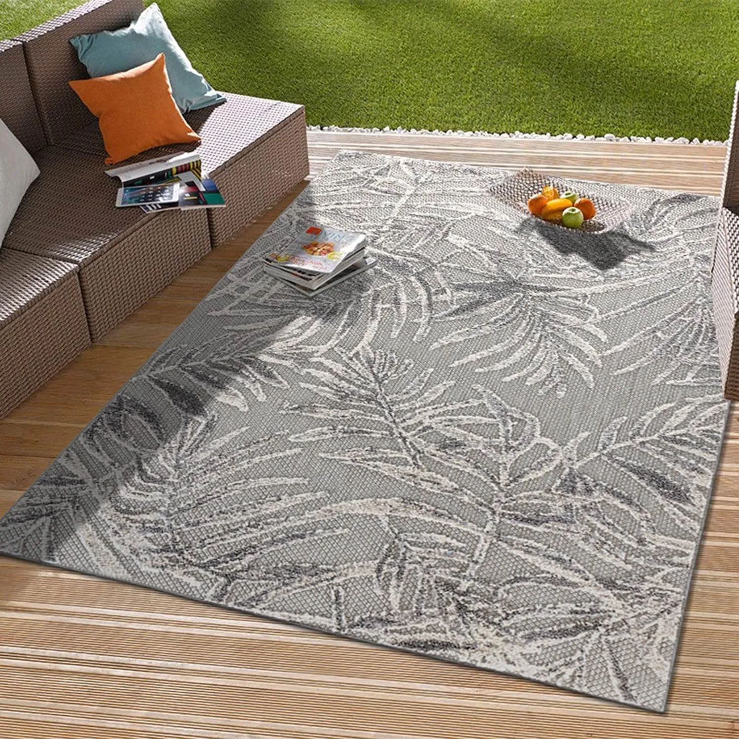 Bahama Palm Frond Floral Indoor/Outdoor Area Rug
