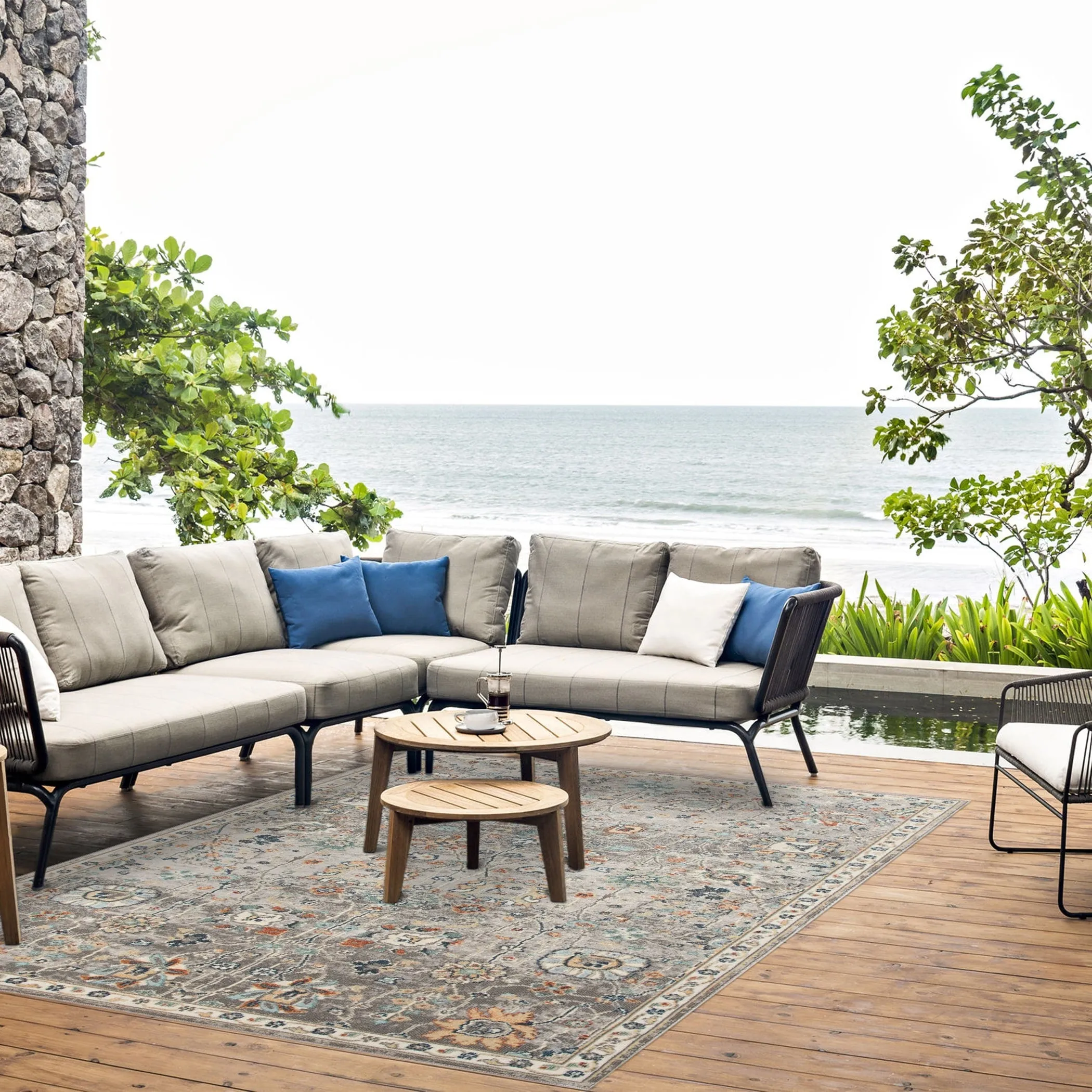 Bohdanna Floral Indoor/Outdoor Area Rug