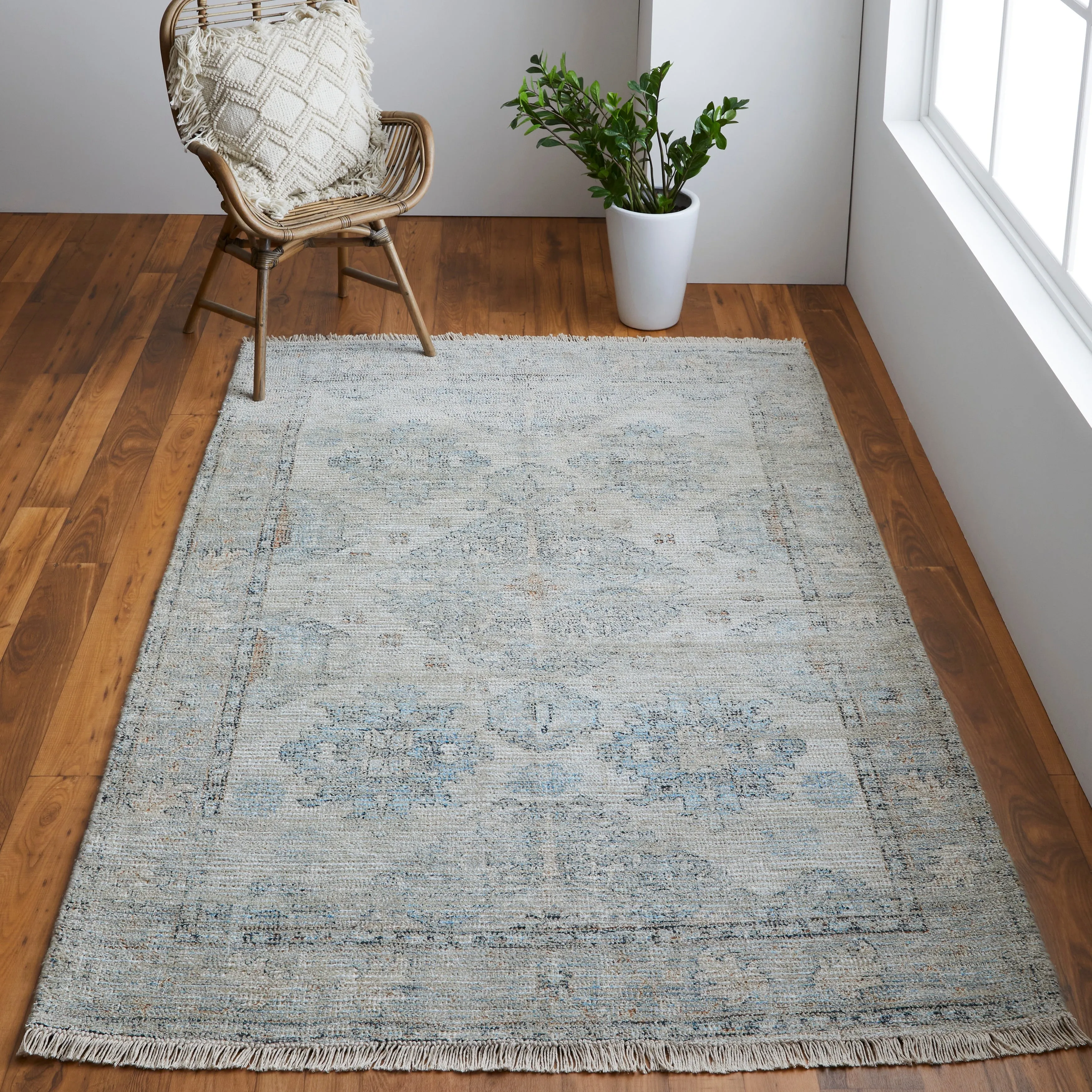 Bohemian Vintage Tan/Gray Distressed Medallion Hand Woven Wool Rug