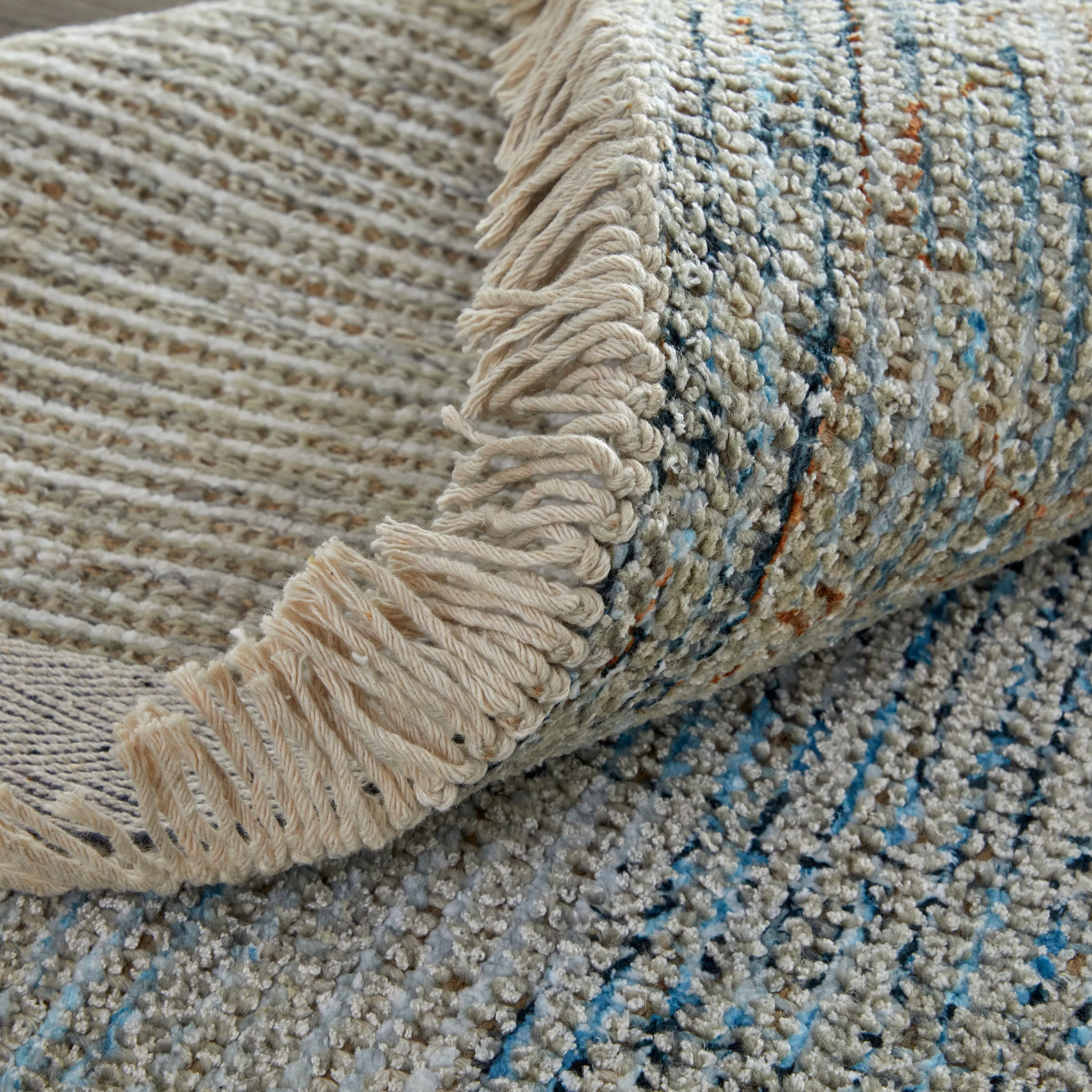 Bohemian Vintage Tan/Gray Distressed Medallion Hand Woven Wool Rug