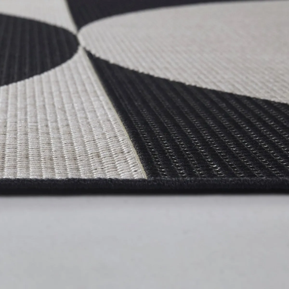 Cabrera Recycled Geometric Indoor/Outdoor Area Rug