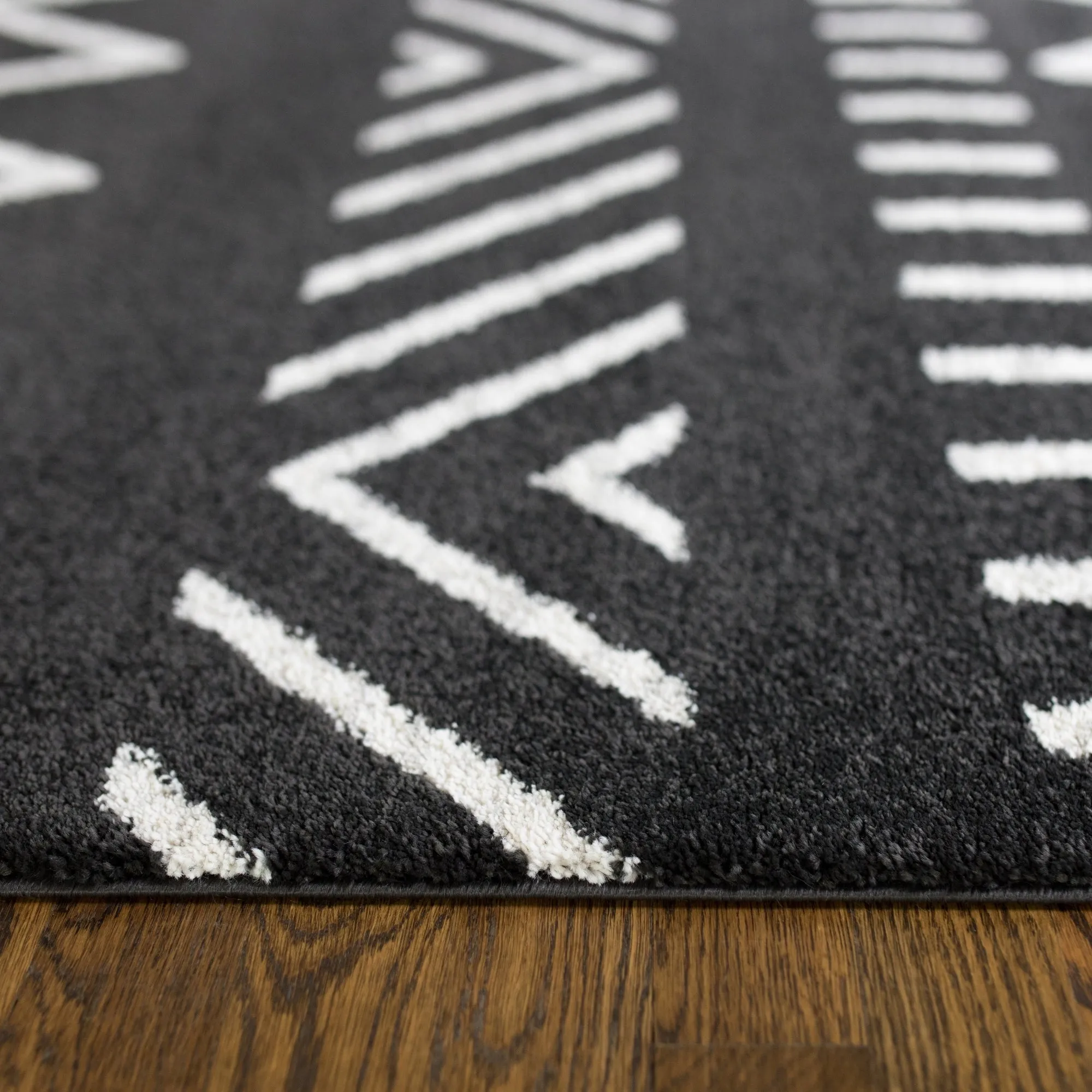 Carson Carrington Salsaker Geometric Area Rug