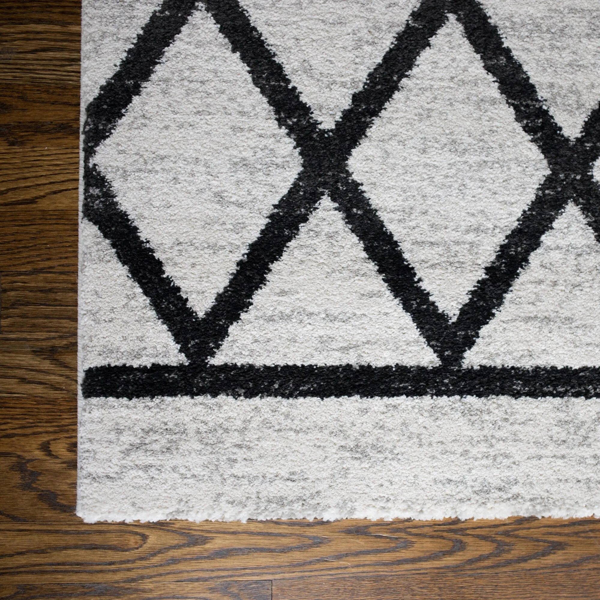 Carson Carrington Salsaker Geometric Area Rug