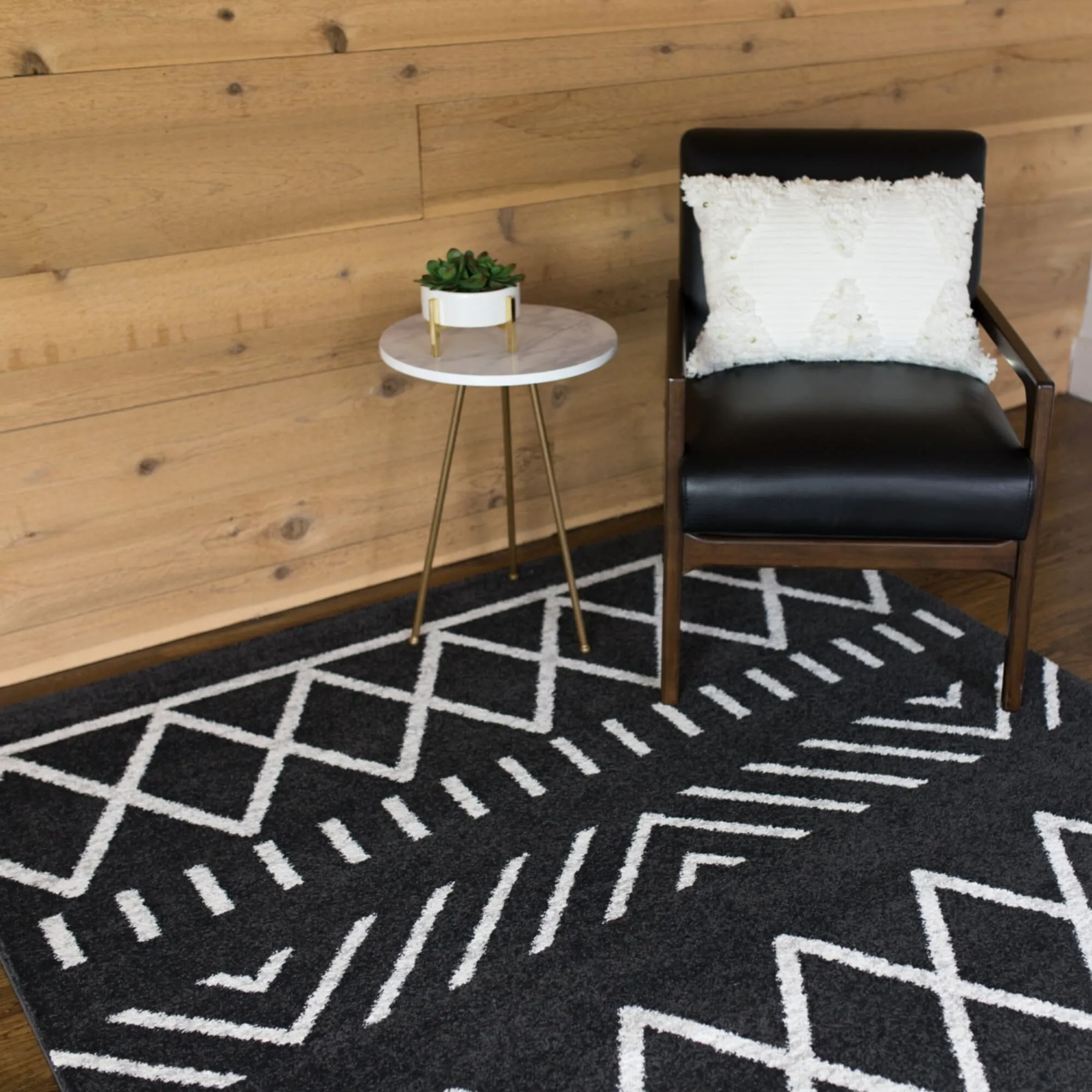 Carson Carrington Salsaker Geometric Area Rug