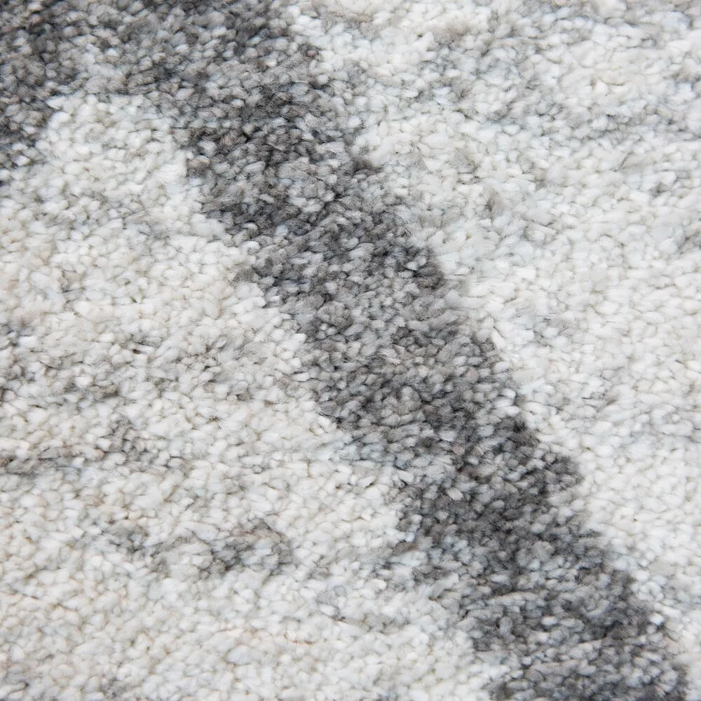 Carson Carrington Salsaker Geometric Area Rug