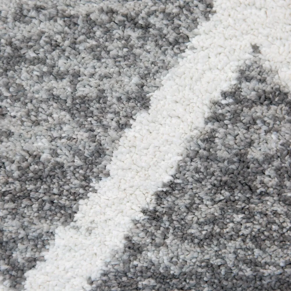 Carson Carrington Salsaker Geometric Area Rug