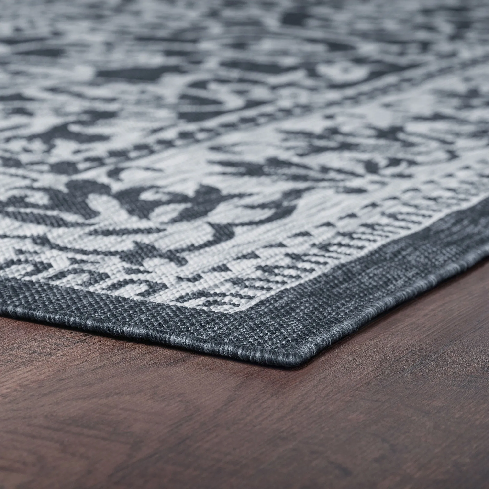 Colonnade Farmhouse Floral & Botanical Indoor/Outdoor Area Rug