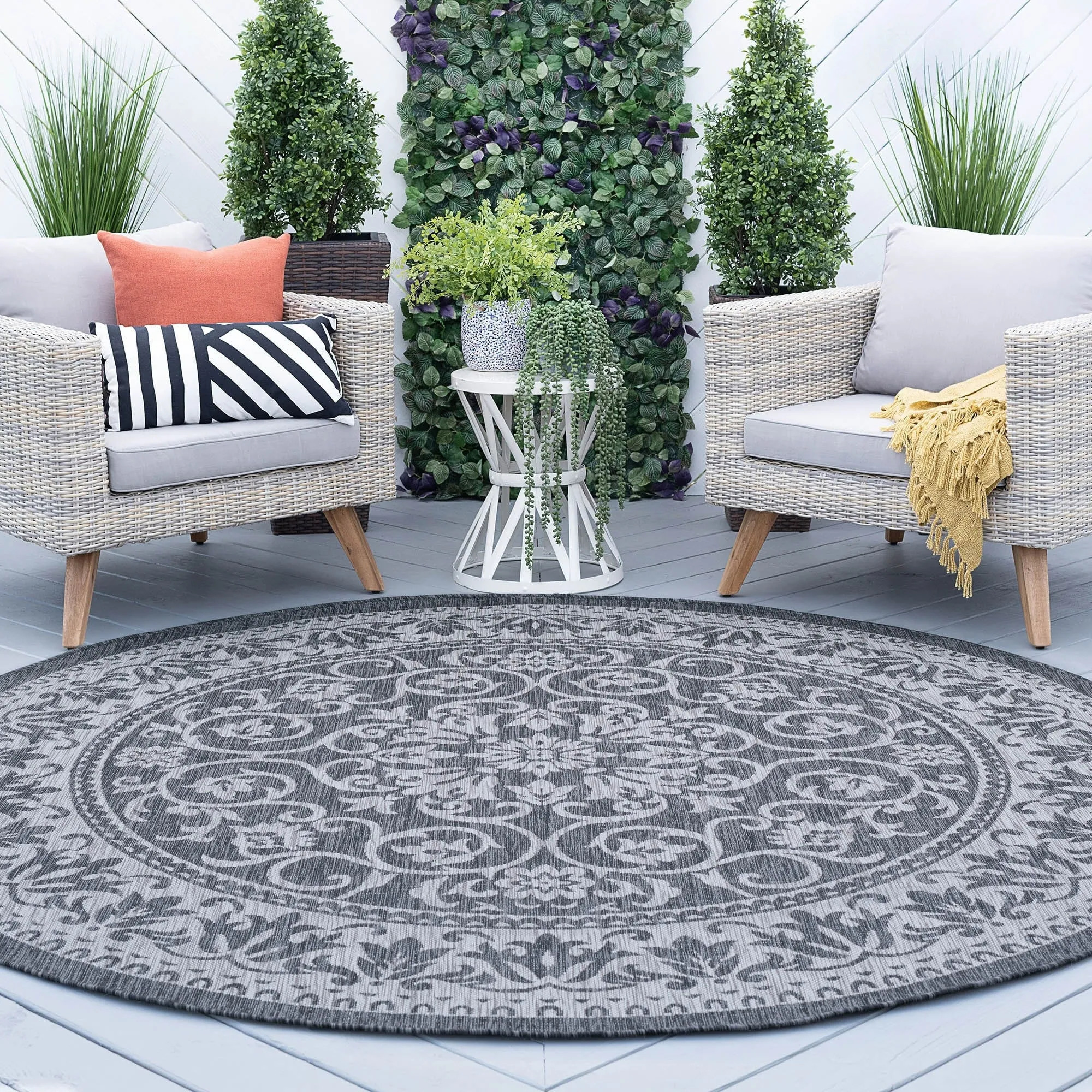 Colonnade Farmhouse Floral & Botanical Indoor/Outdoor Area Rug