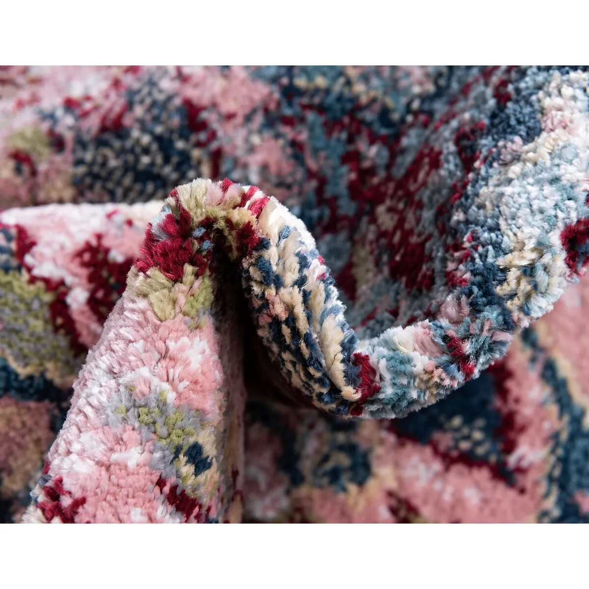 Contemporary Synnove Collection Area Rug