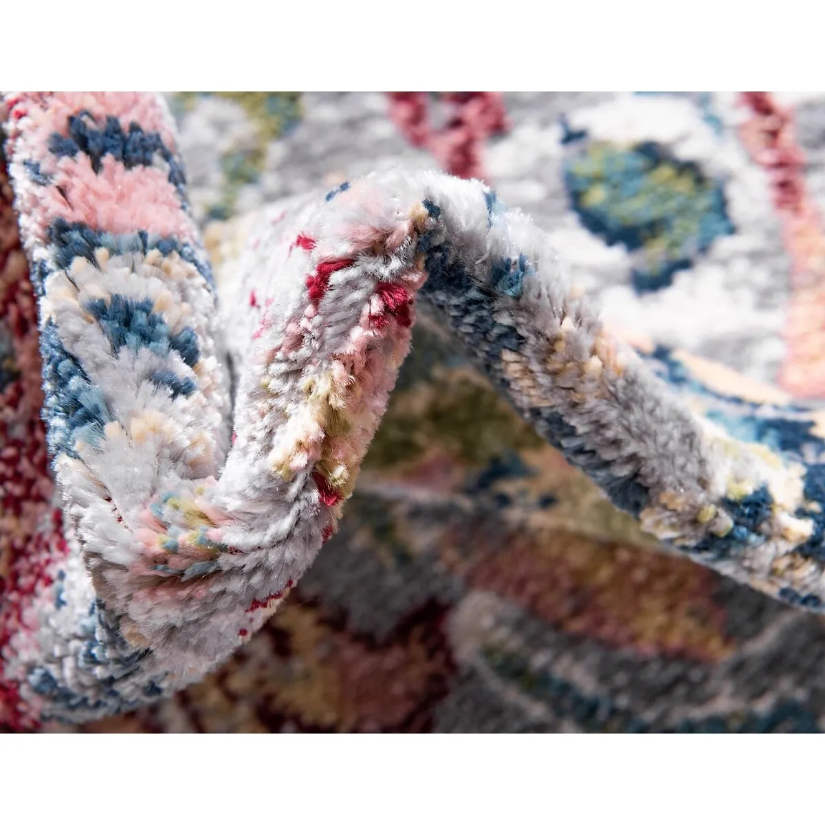 Contemporary Synnove Collection Area Rug