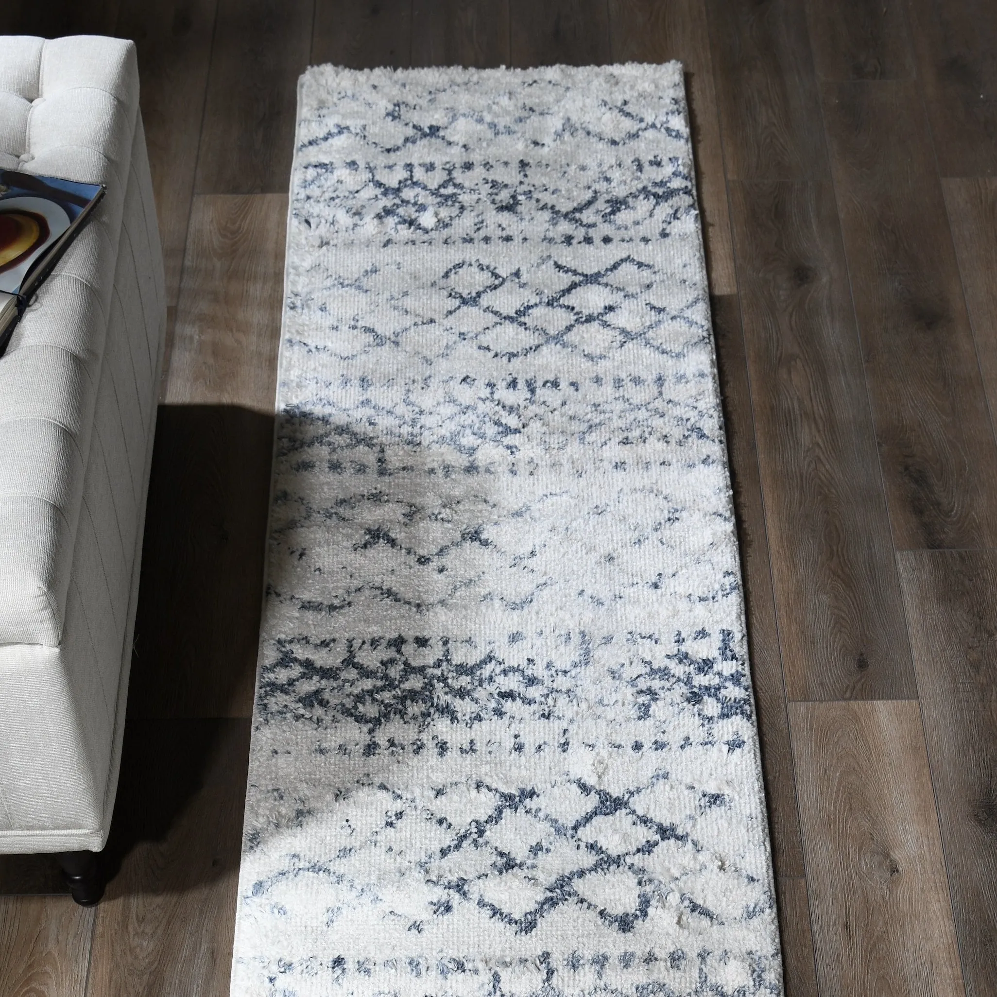 Daku Collection Moroccan Distressed Area Rug