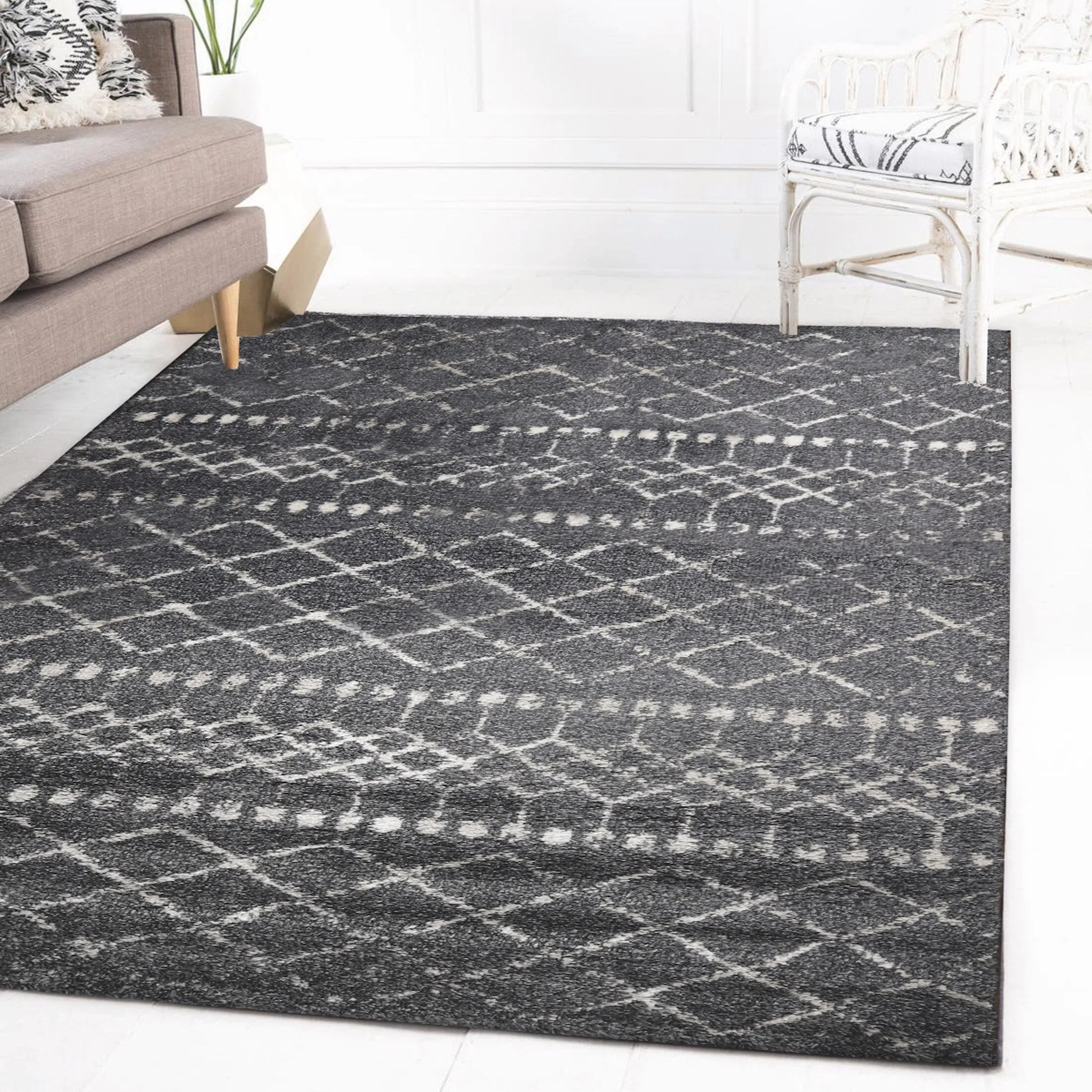 Daku Collection Moroccan Distressed Area Rug