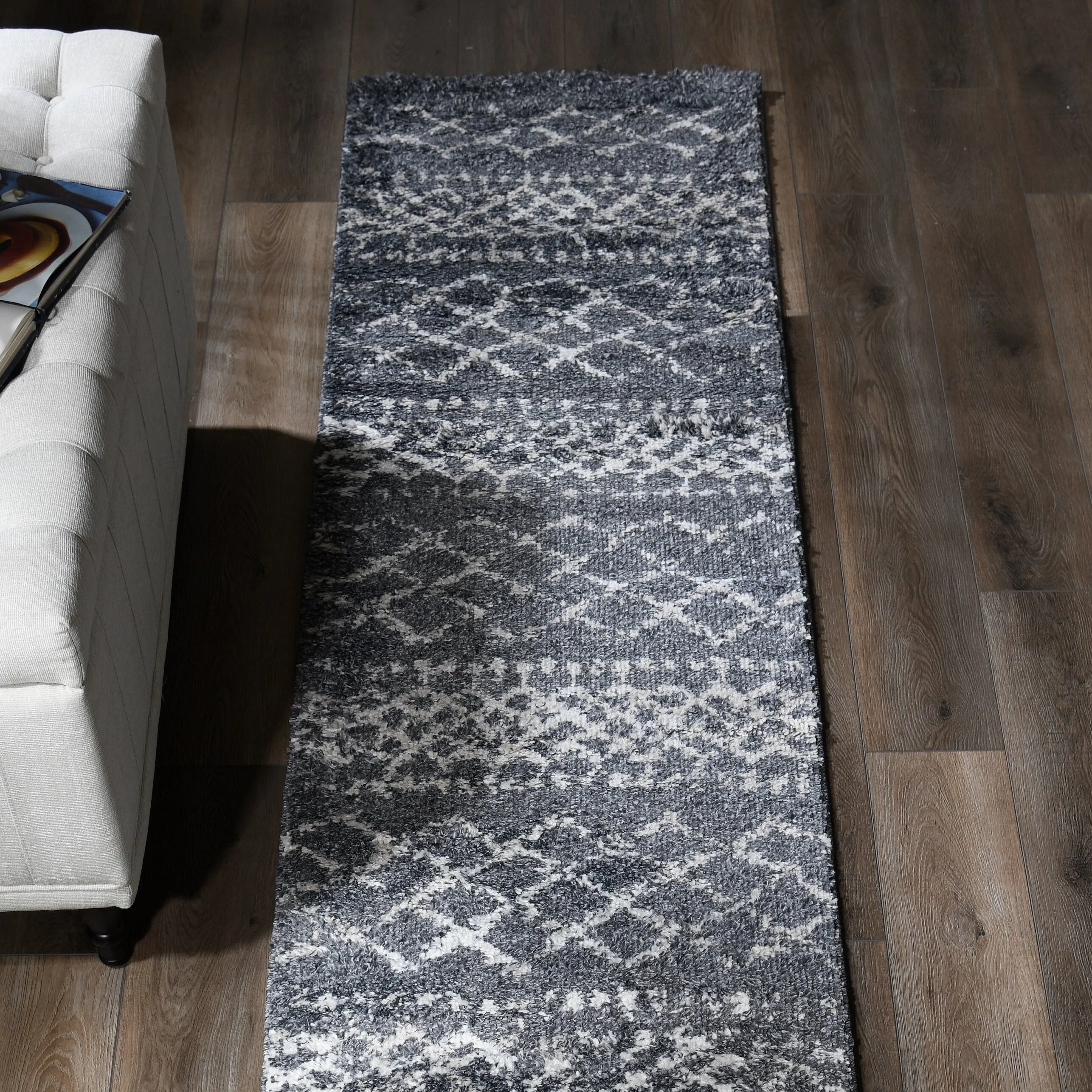 Daku Collection Moroccan Distressed Area Rug