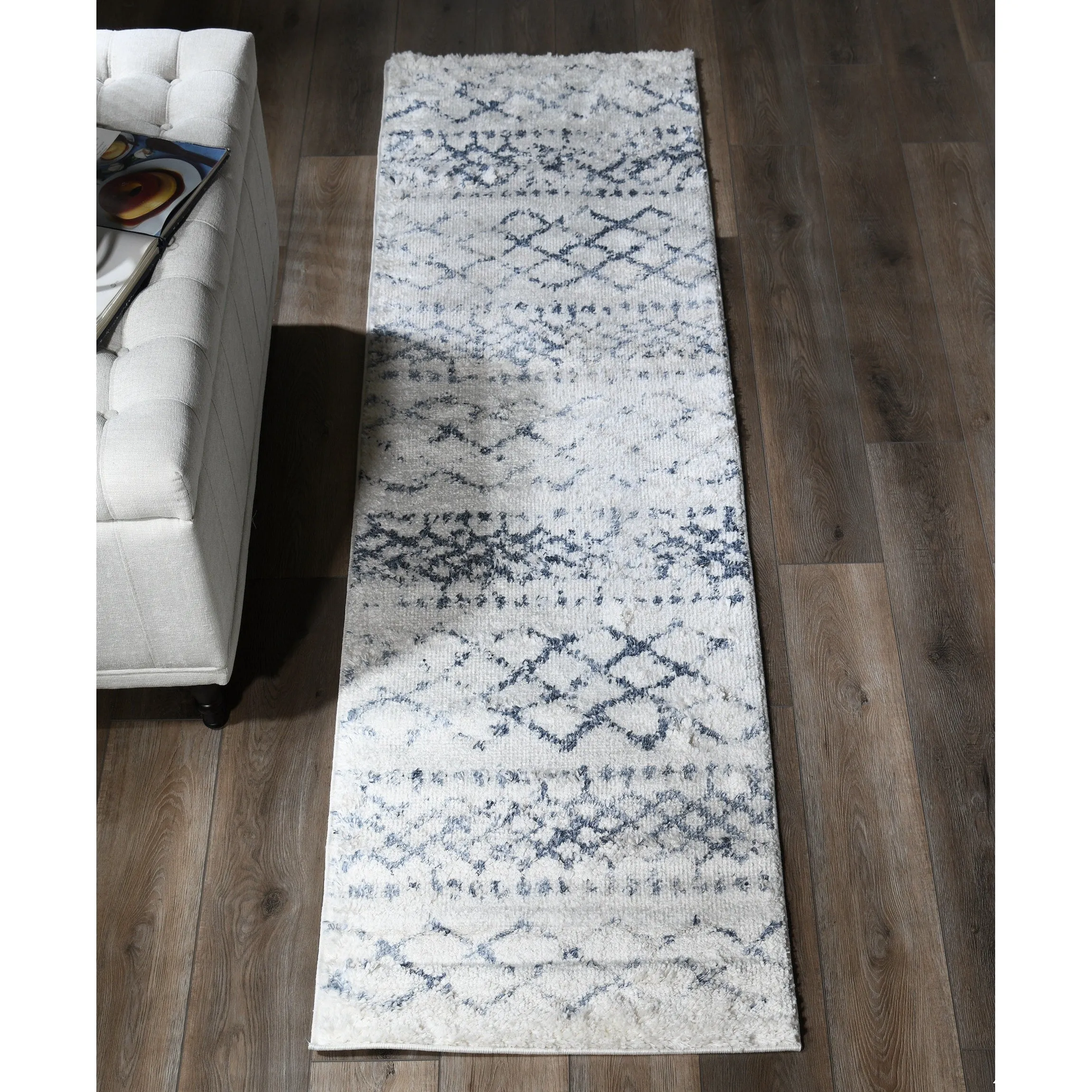 Daku Collection Moroccan Distressed Area Rug