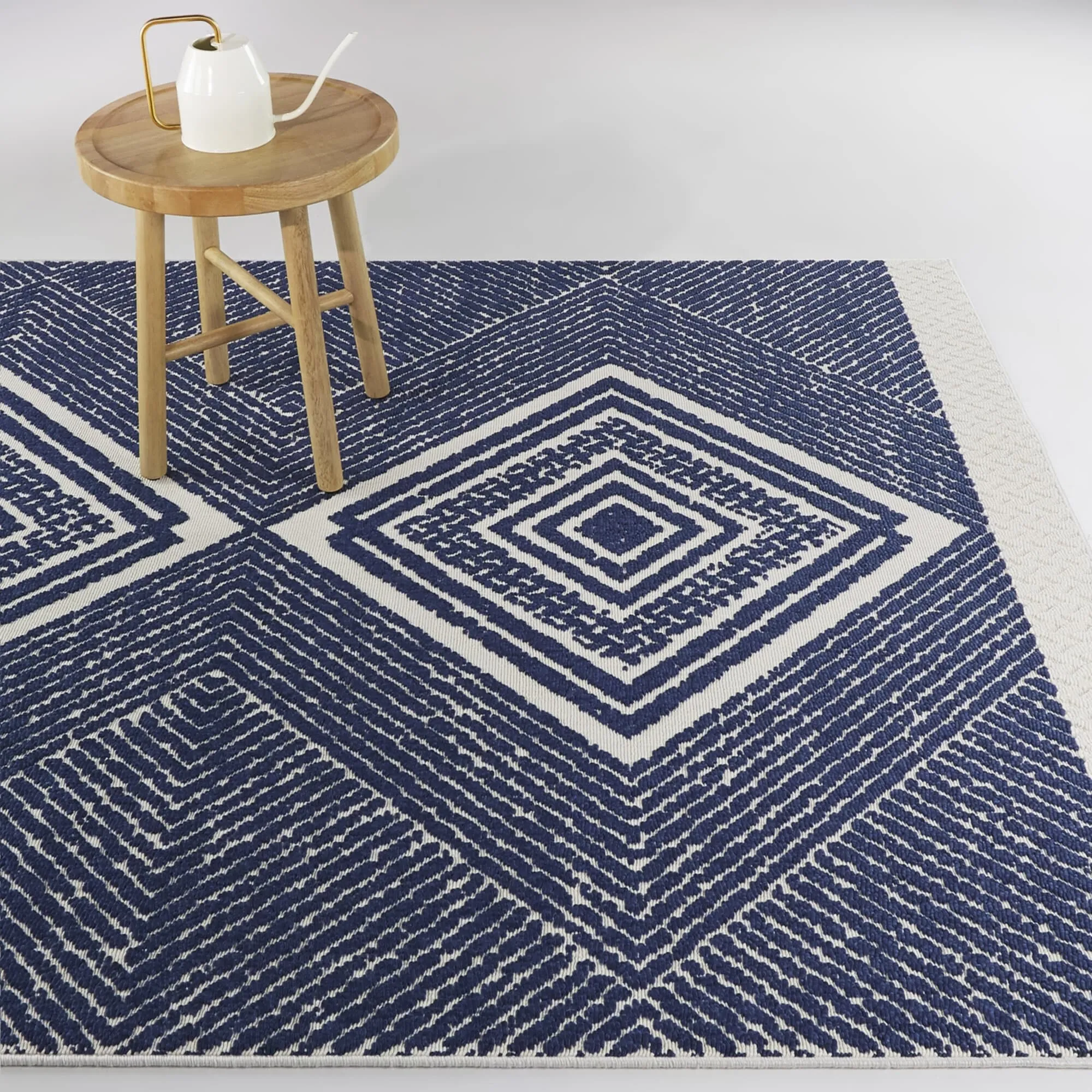 DeLuca Diamond Medallion Indoor/Outdoor Area Rug