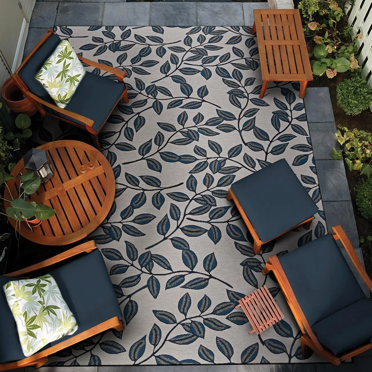 Dream Decor Rugs Gelato Flourishing Vine Indoor Outdoor Area Rug