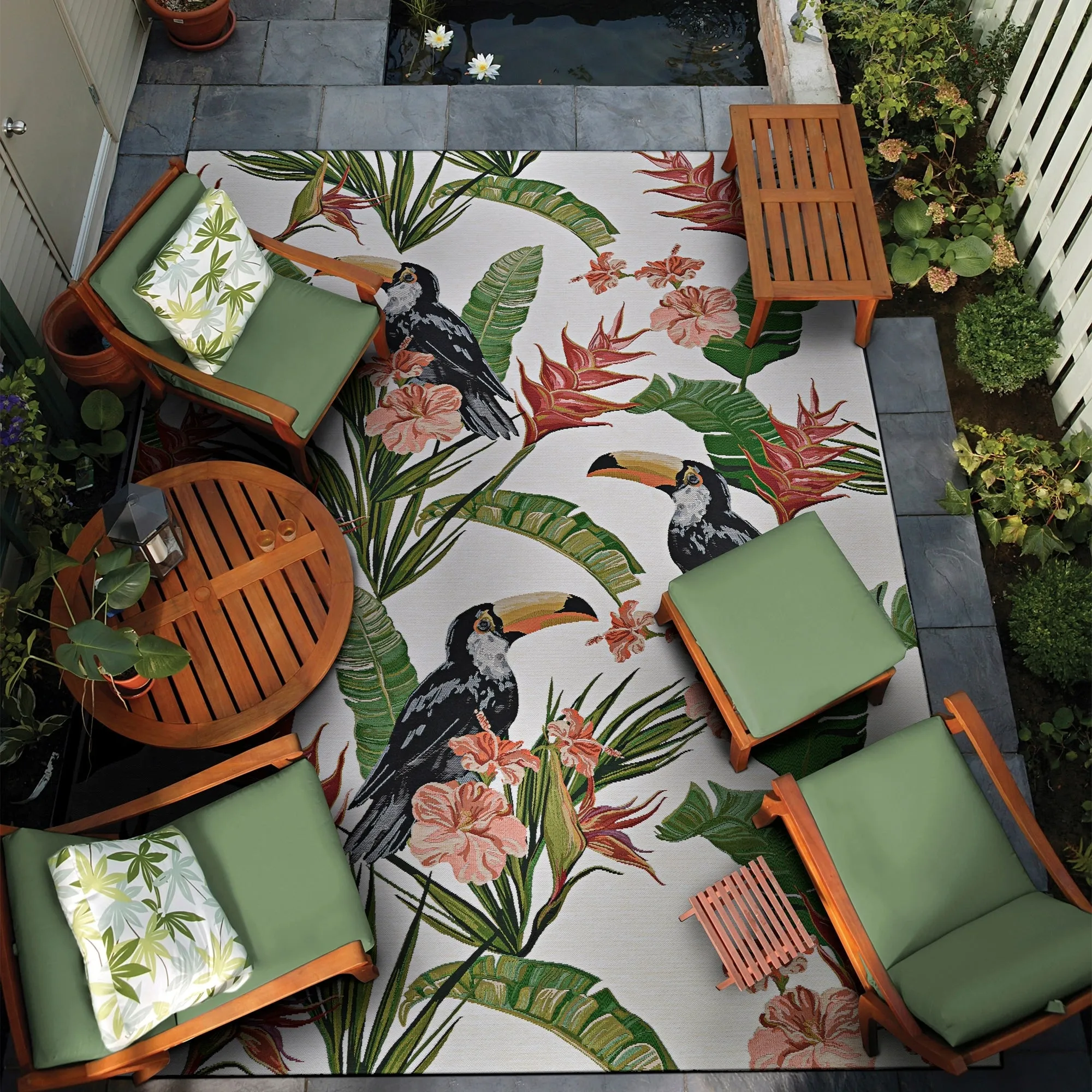 Gelato Toucans Green- Ivory Indoor/ Outdoor Area Rug