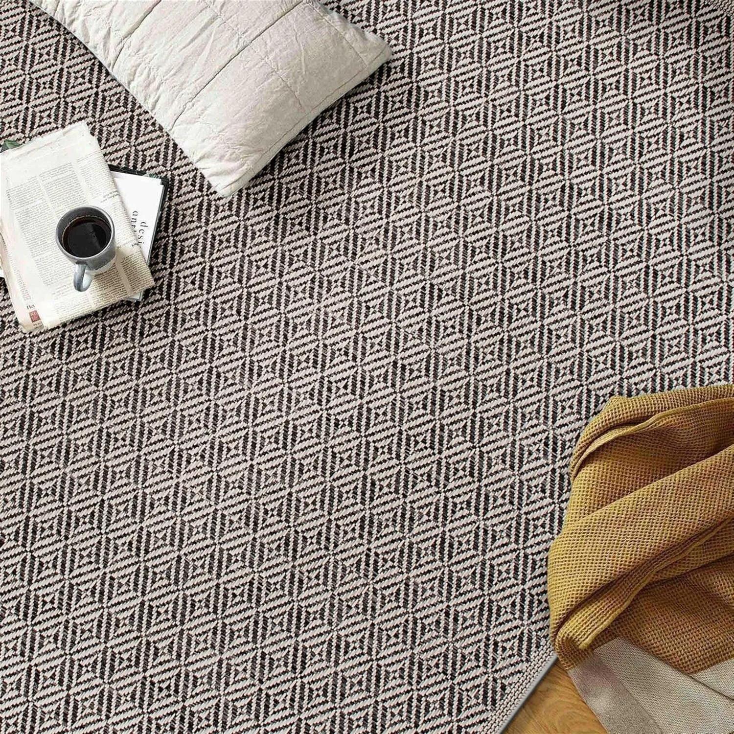 Geometric Border Indoor/Outdoor Area Rug