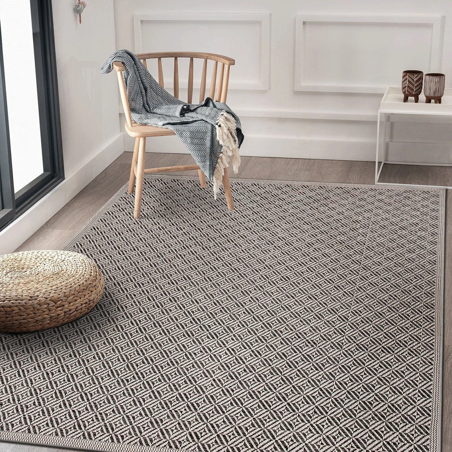 Geometric Border Indoor/Outdoor Area Rug