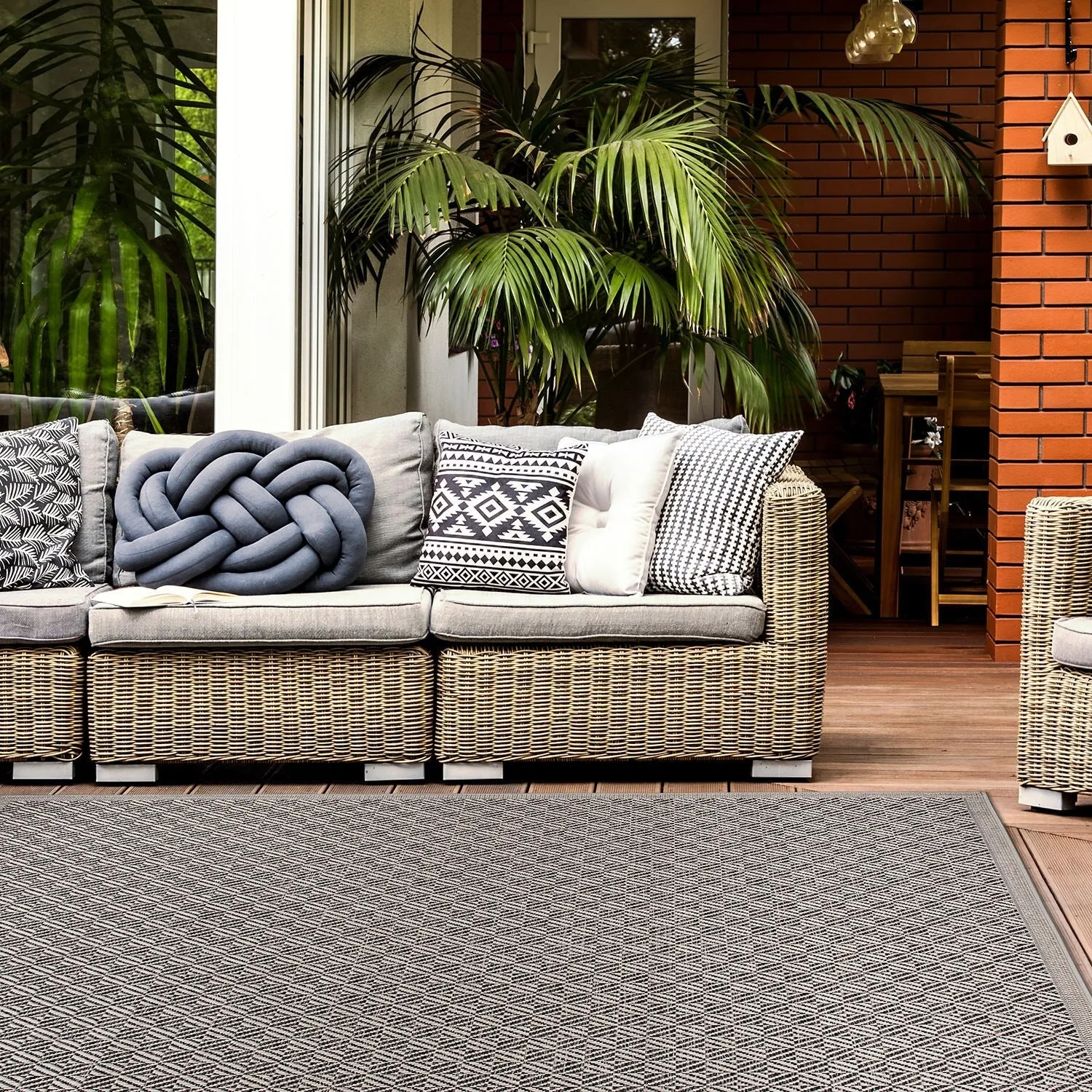 Geometric Border Indoor/Outdoor Area Rug