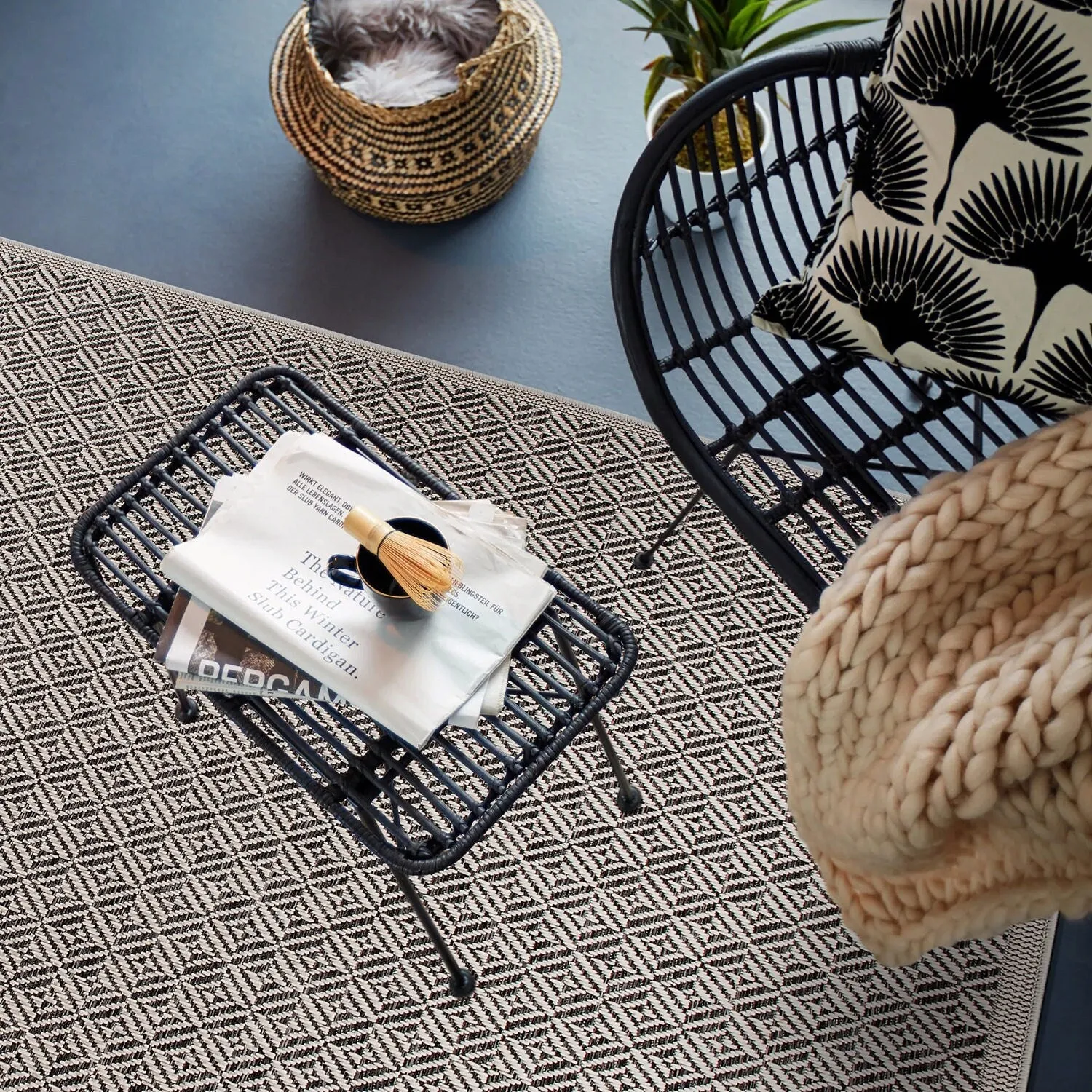 Geometric Border Indoor/Outdoor Area Rug