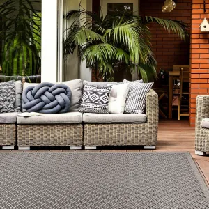 Geometric Border Indoor/Outdoor Area Rug