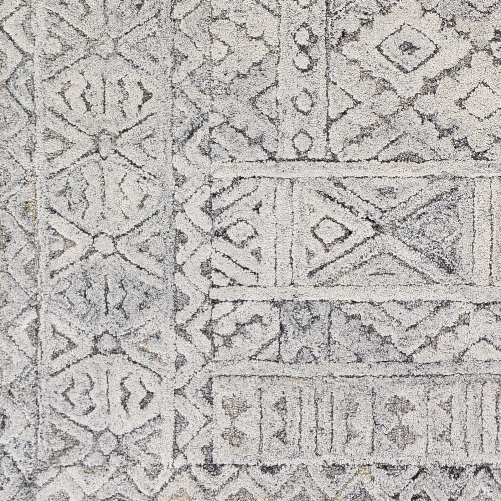 Gulab Handmade Bohemian Geometric Area Rug