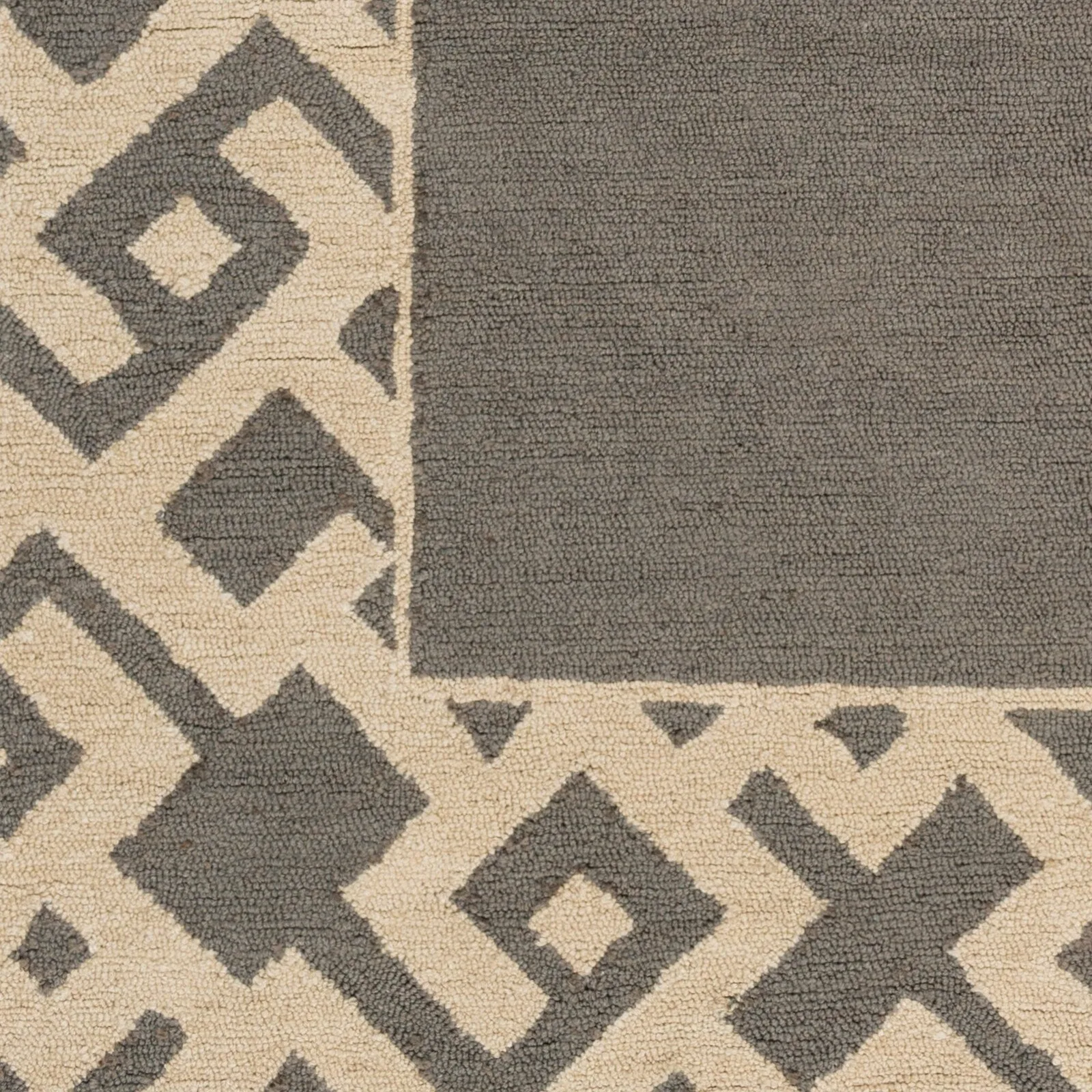 Hand Tufted Laghi Jute Rug
