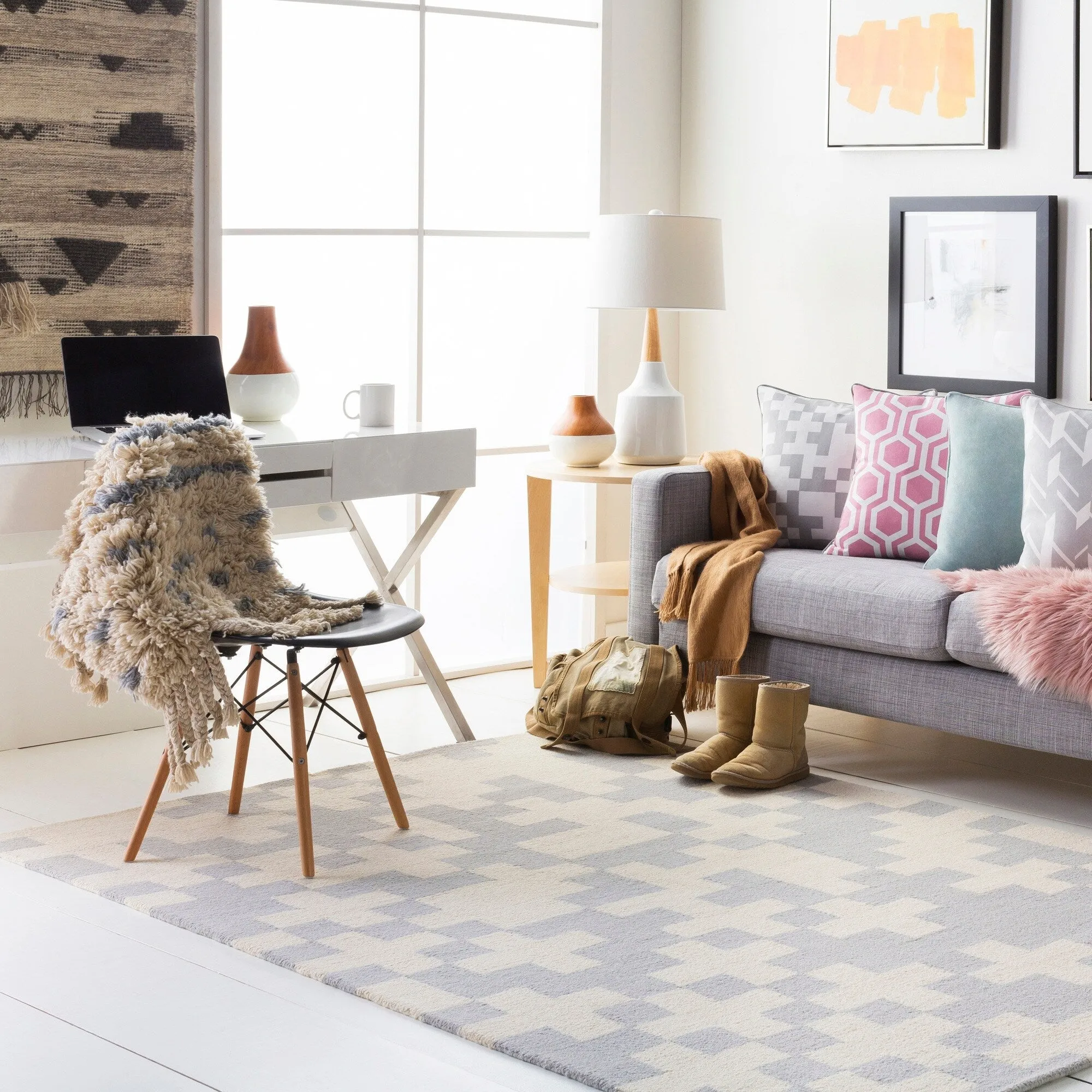 Hand-Tufted Pole Wool Rug