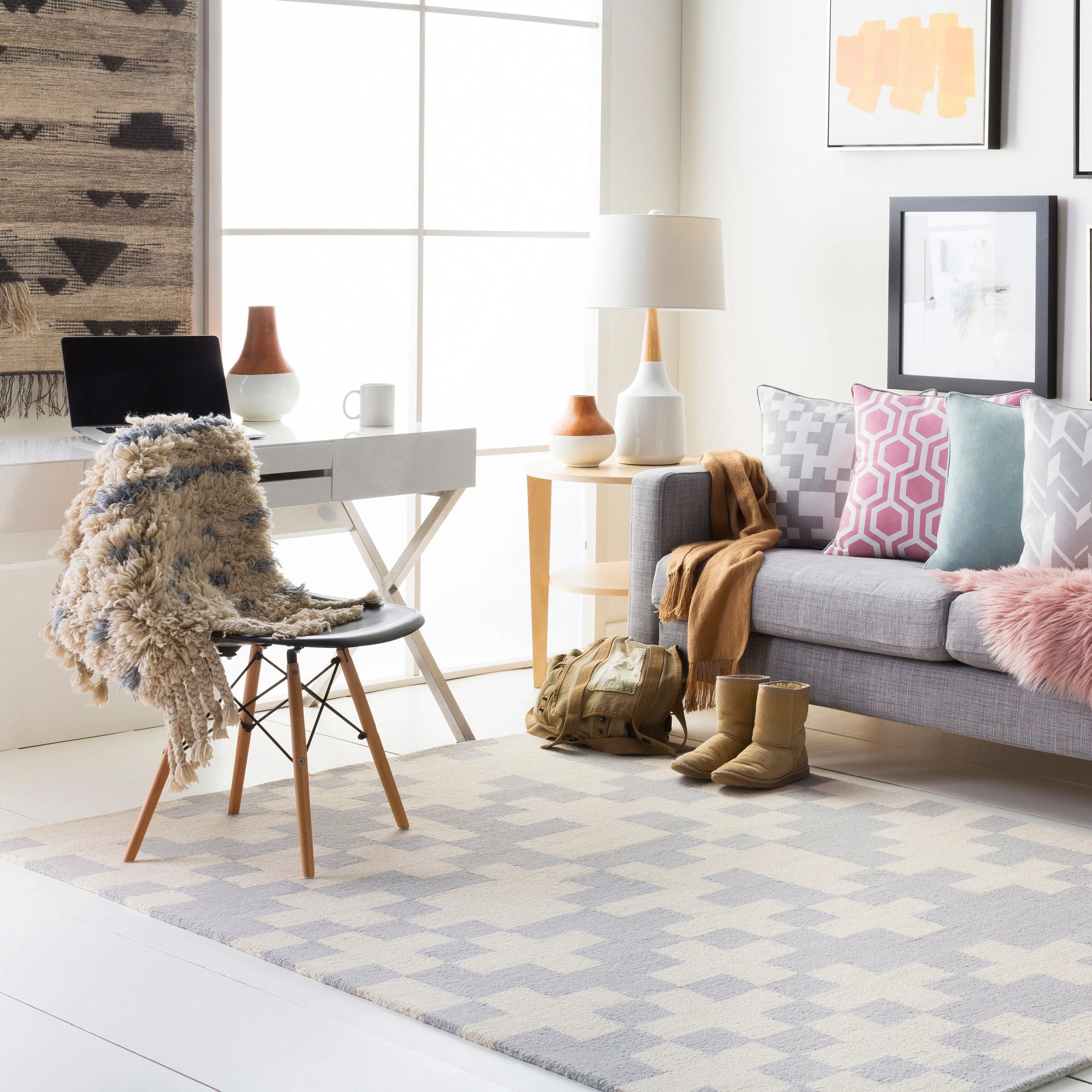 Hand-Tufted Pole Wool Rug