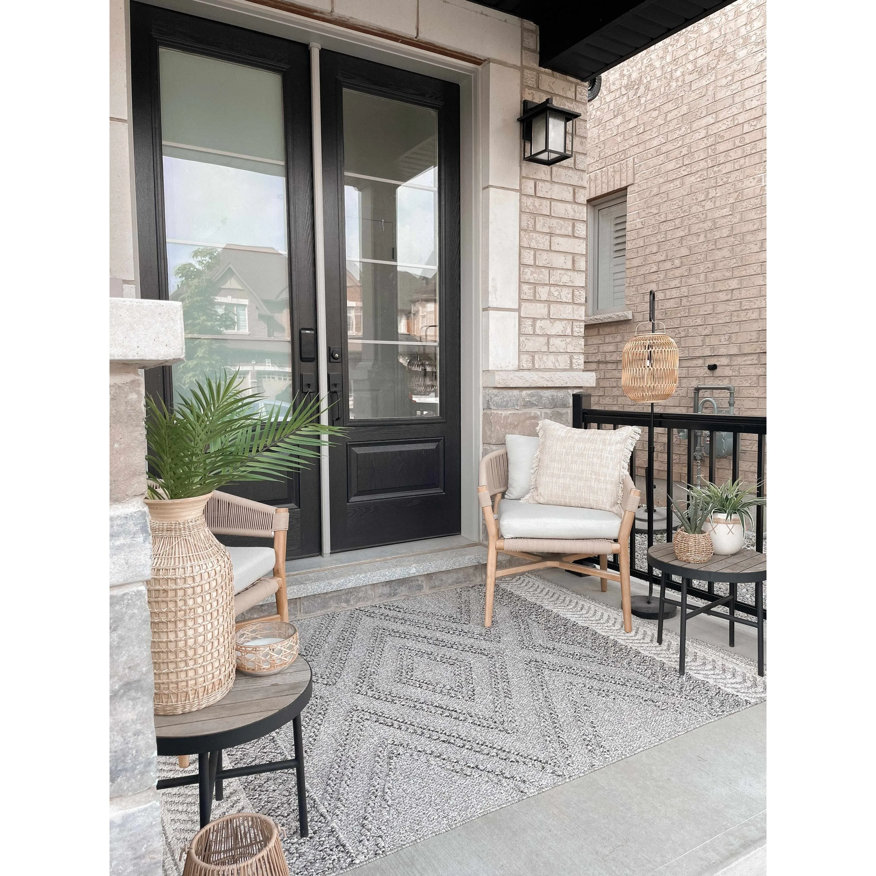 Hauteloom Areli Diamond Geometric Farmhouse Patio Outdoor Area Rug