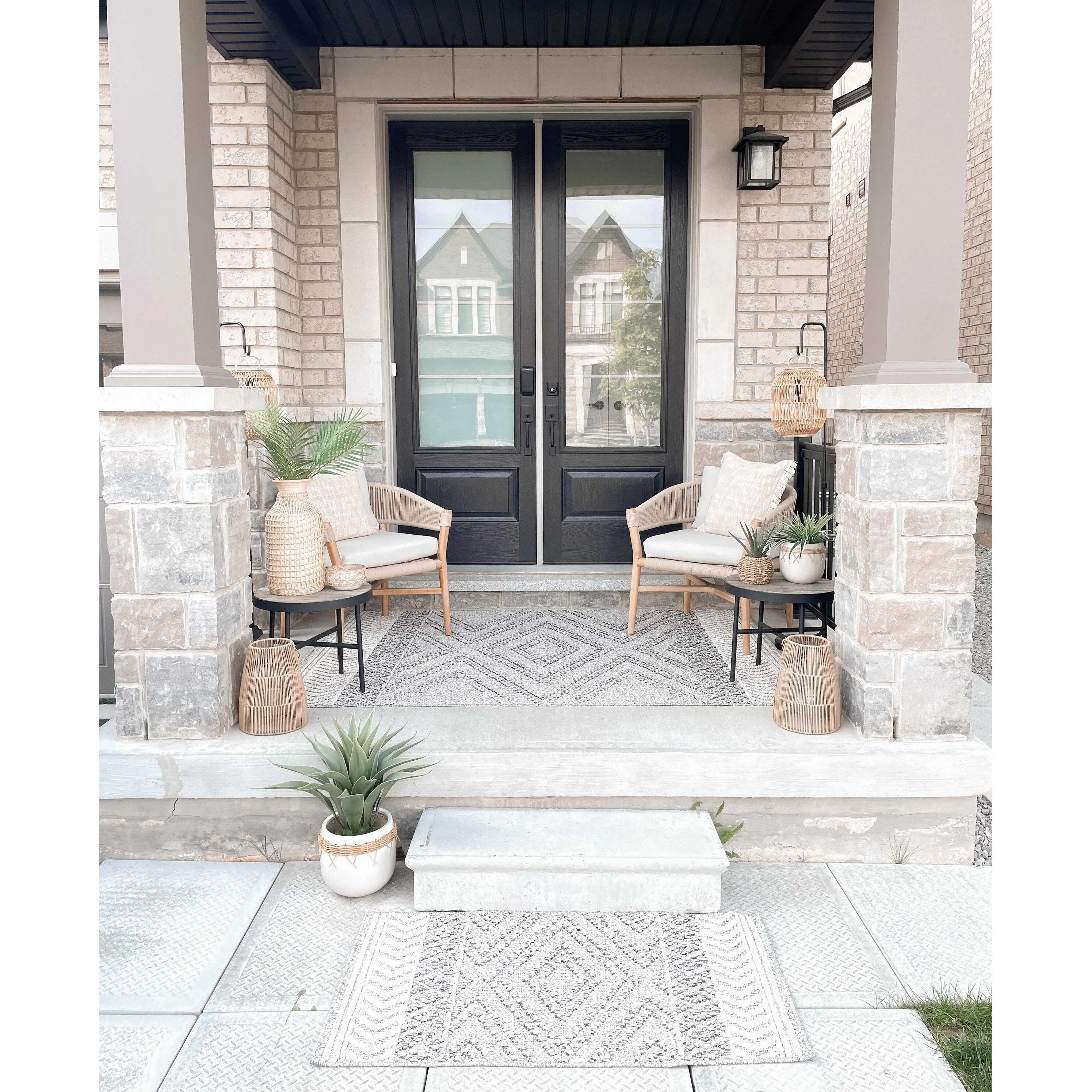 Hauteloom Areli Diamond Geometric Farmhouse Patio Outdoor Area Rug
