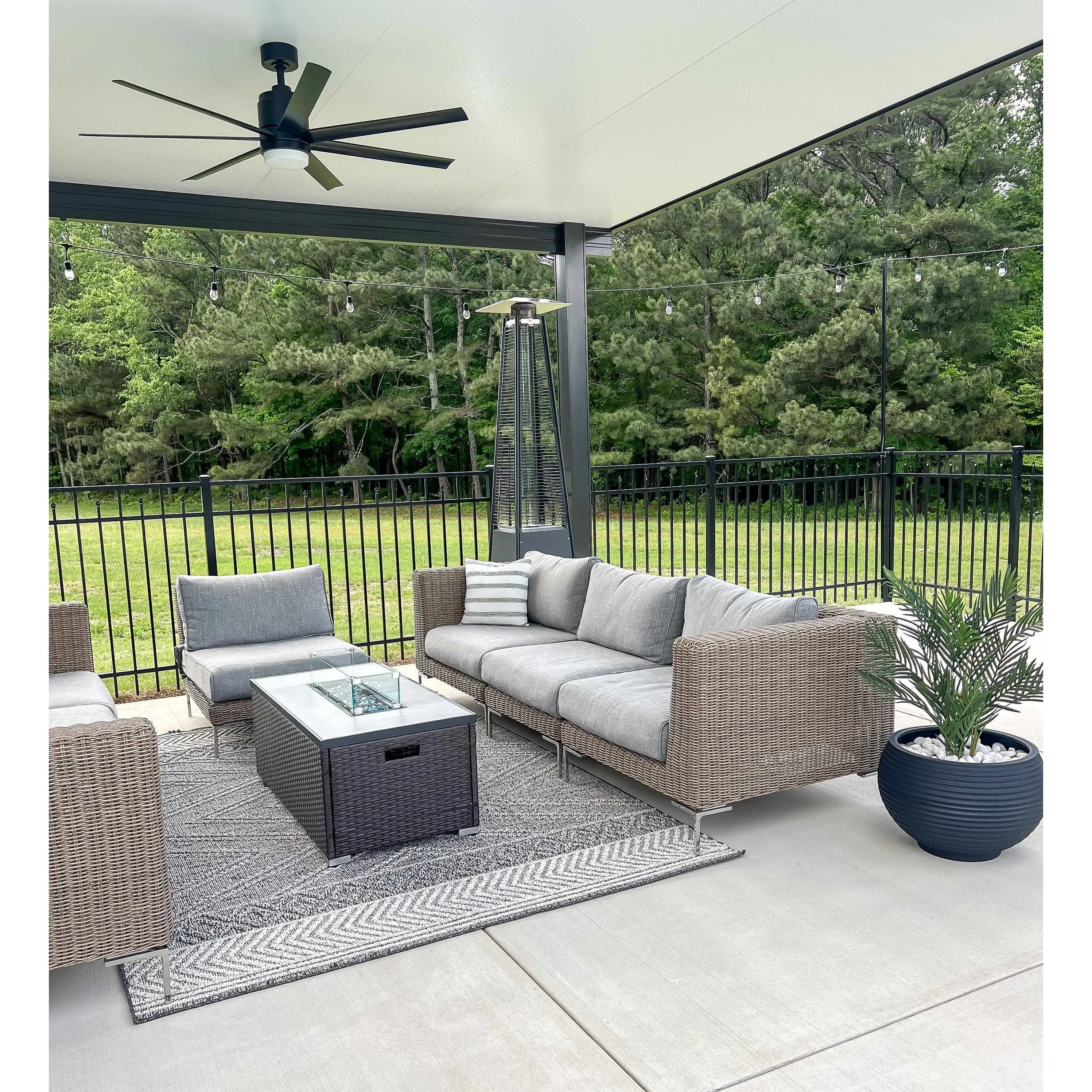 Hauteloom Areli Diamond Geometric Farmhouse Patio Outdoor Area Rug