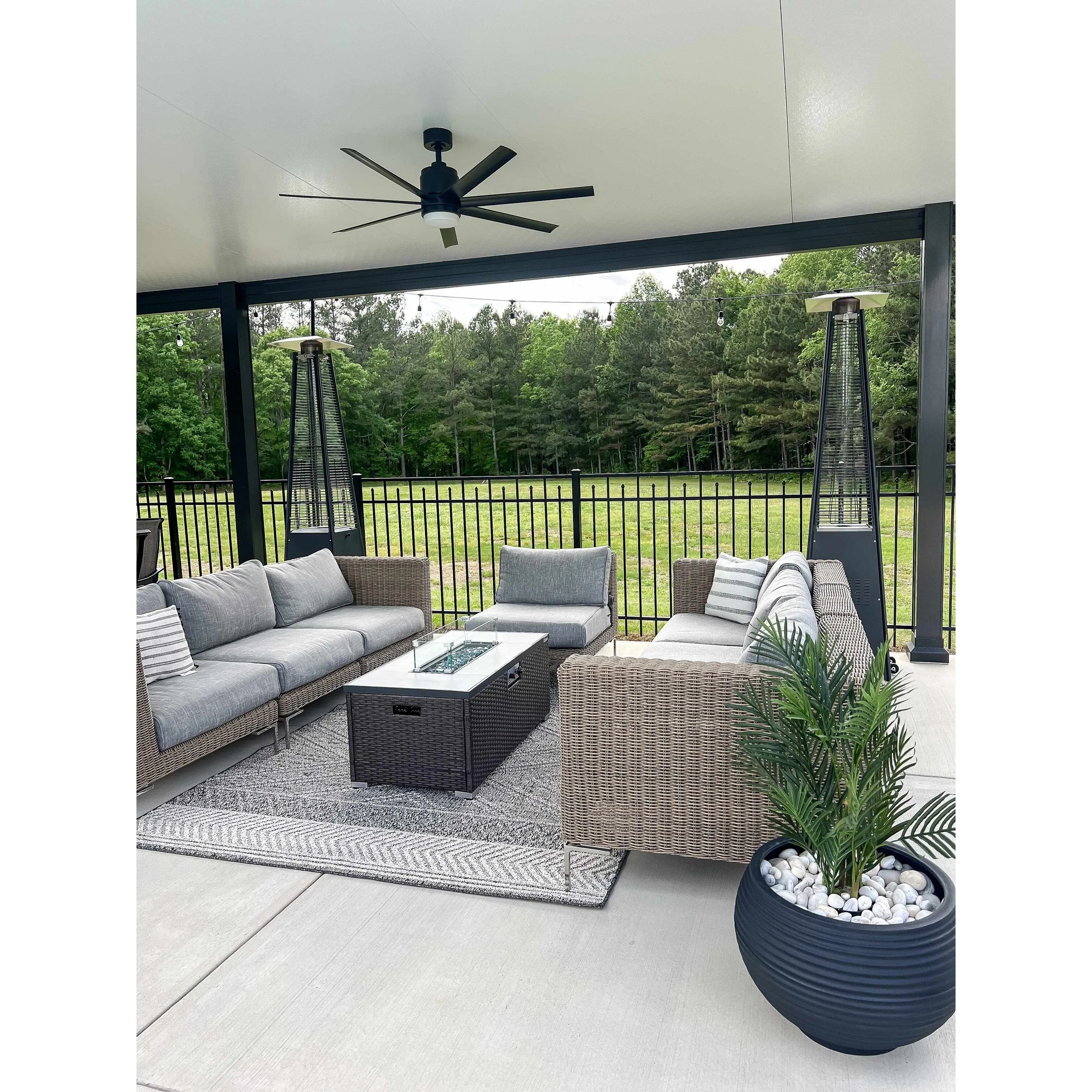 Hauteloom Areli Diamond Geometric Farmhouse Patio Outdoor Area Rug